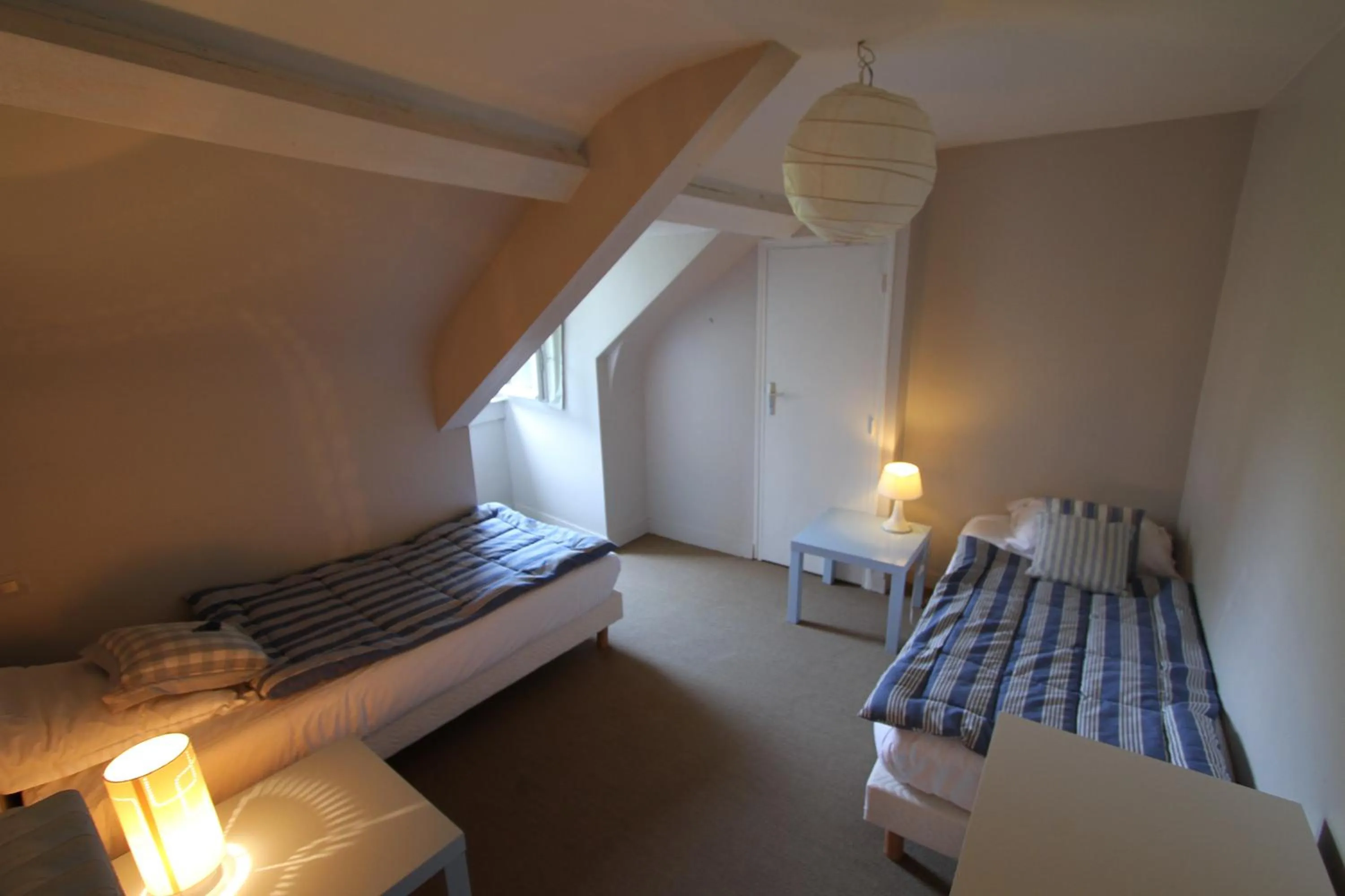 Photo of the whole room, Bed in La Haute Flourie - bed and breakfast -chambres d'hôtes