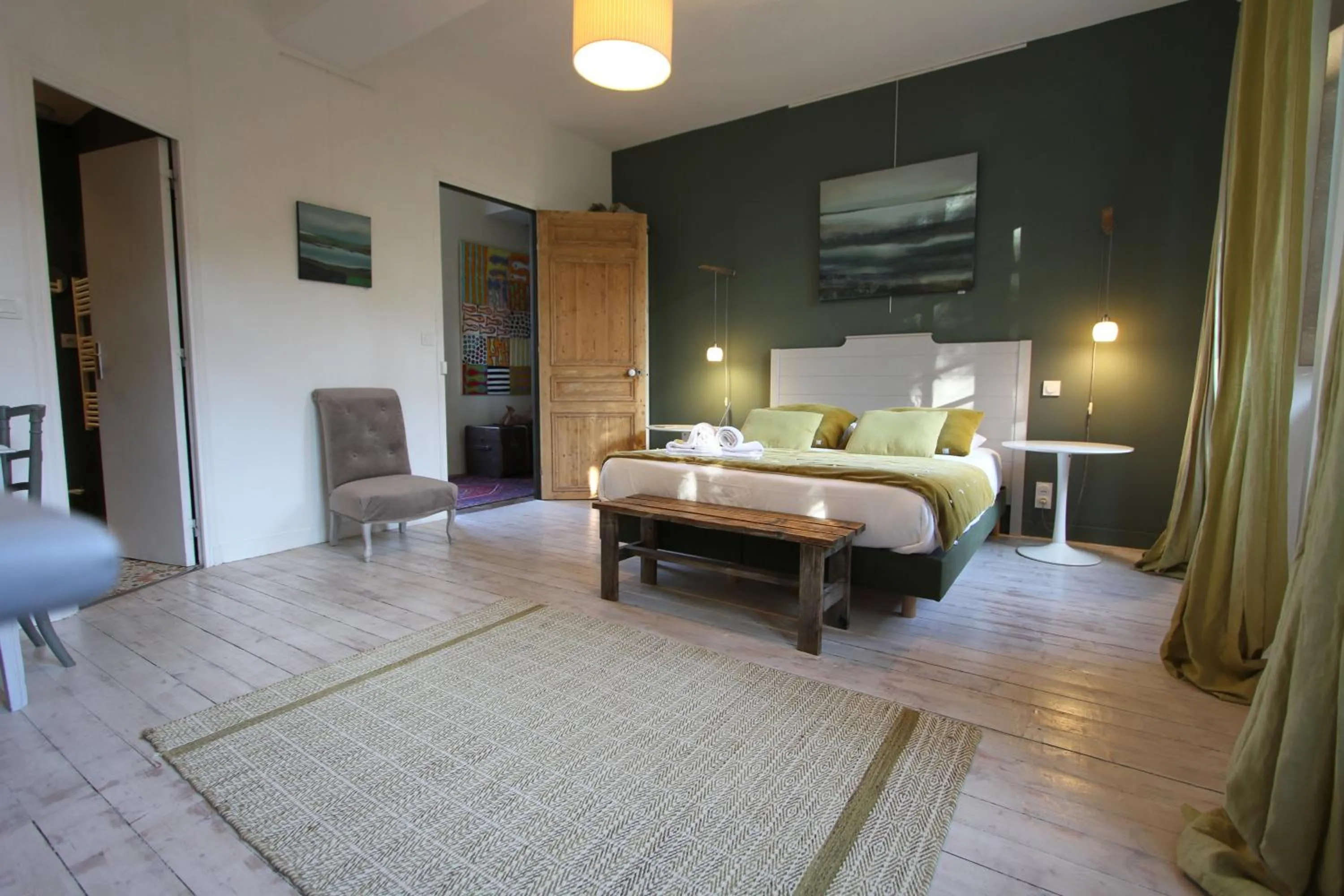 Bed in La Haute Flourie - bed and breakfast -chambres d'hôtes