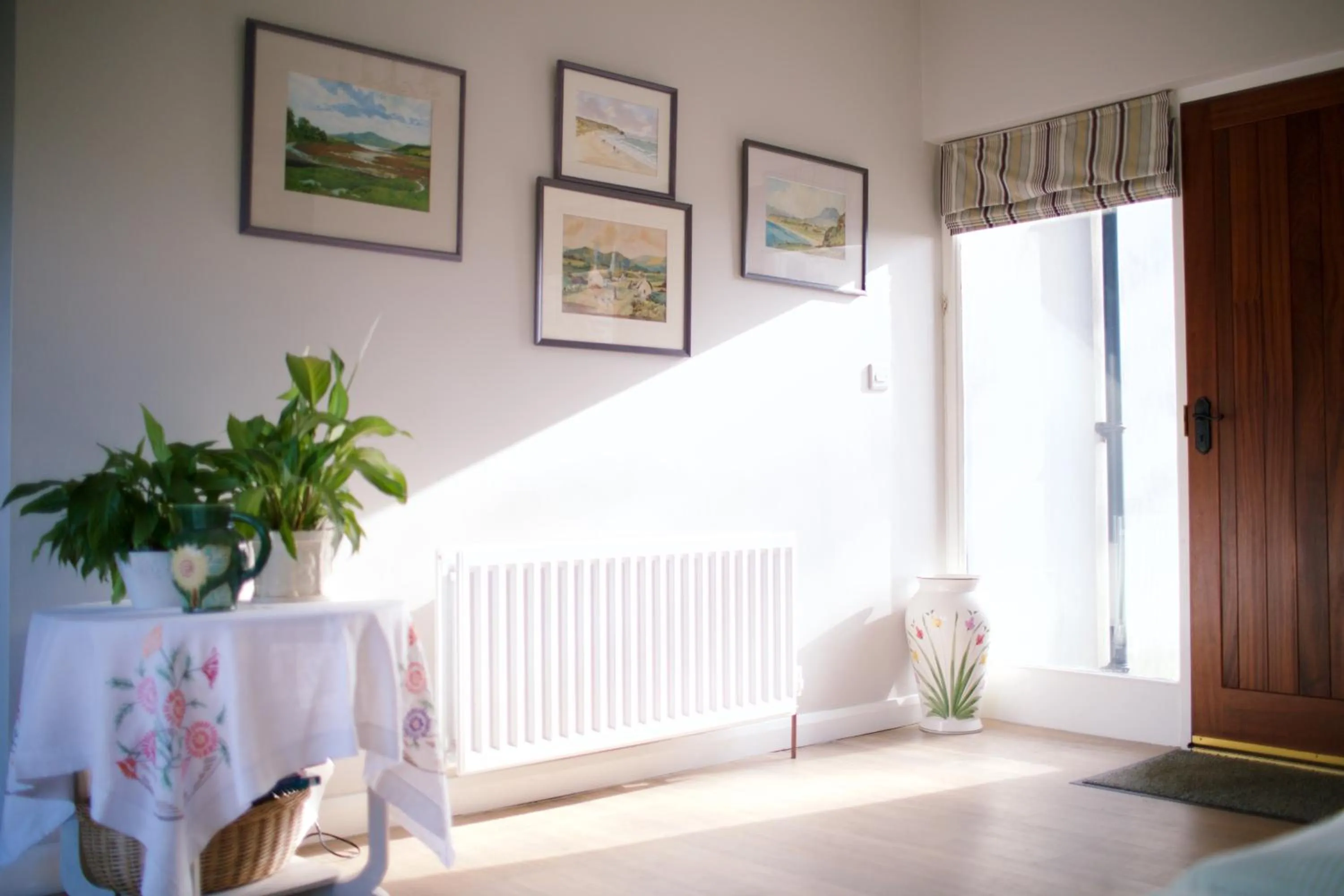 Facade/entrance, Bed in Scion Hill Gate Lodge