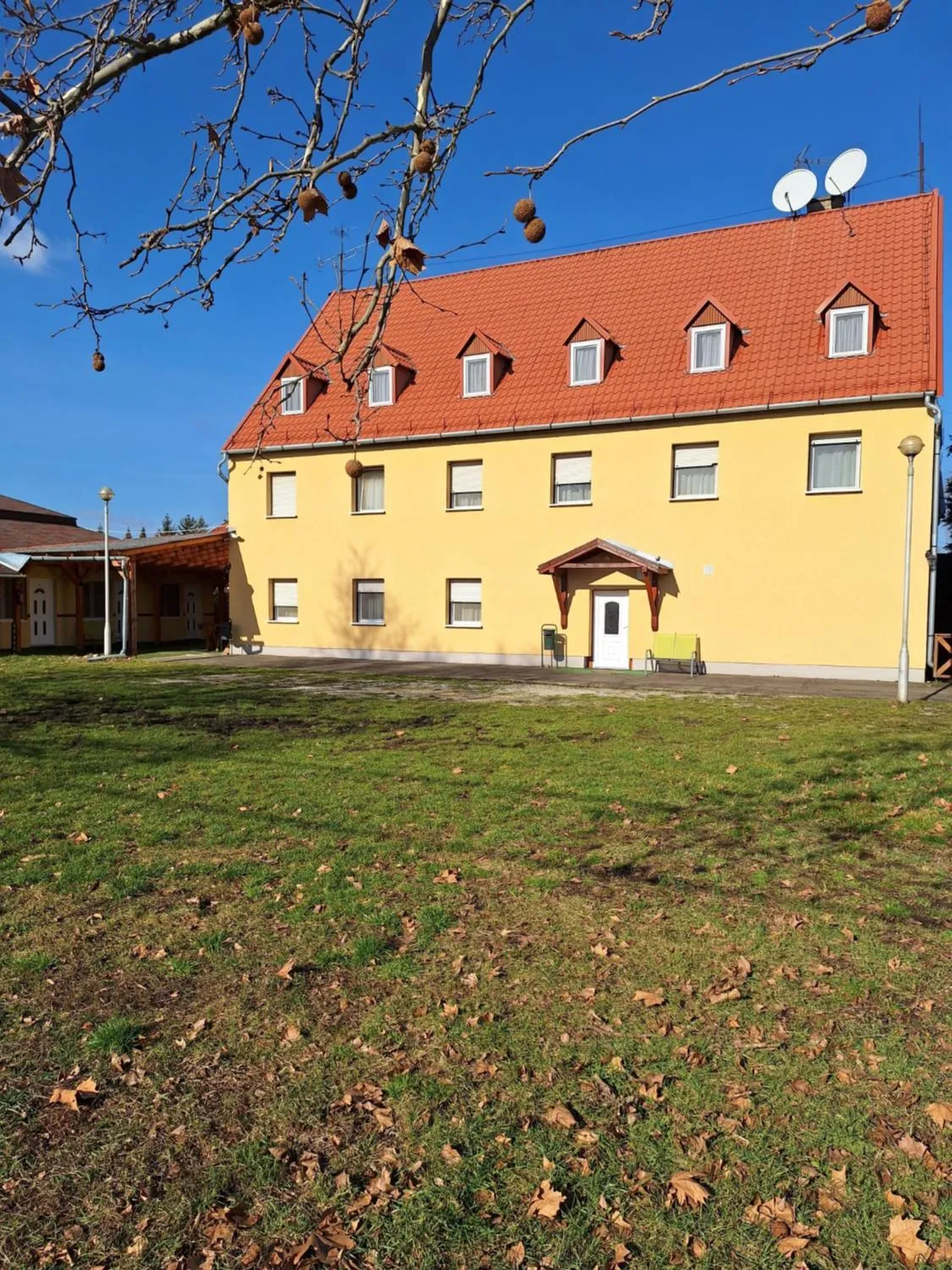 Property building in Fenyő Panzió