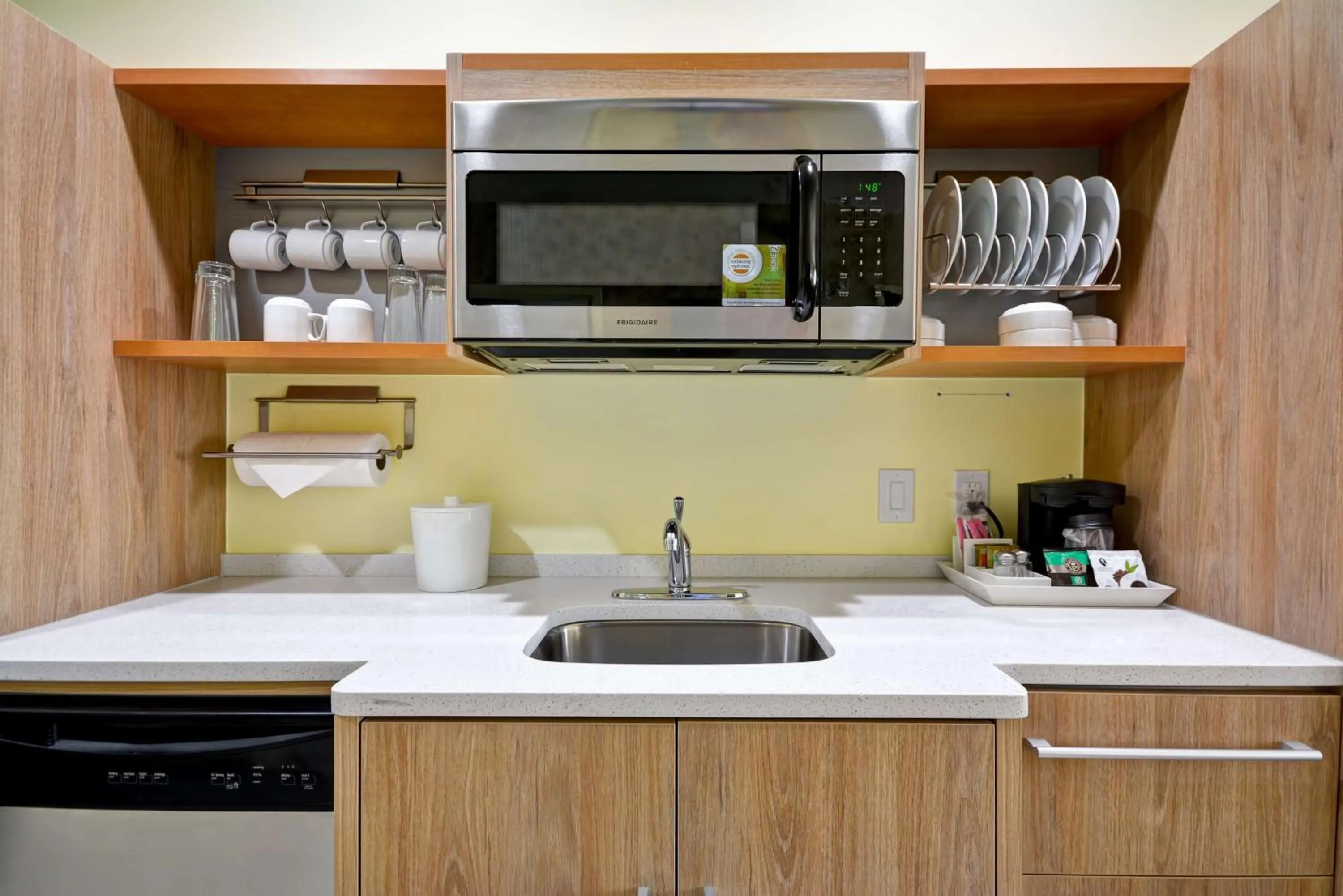 Kitchen or kitchenette in Home2 Suites By Hilton Fort Worth Southwest Cityview
