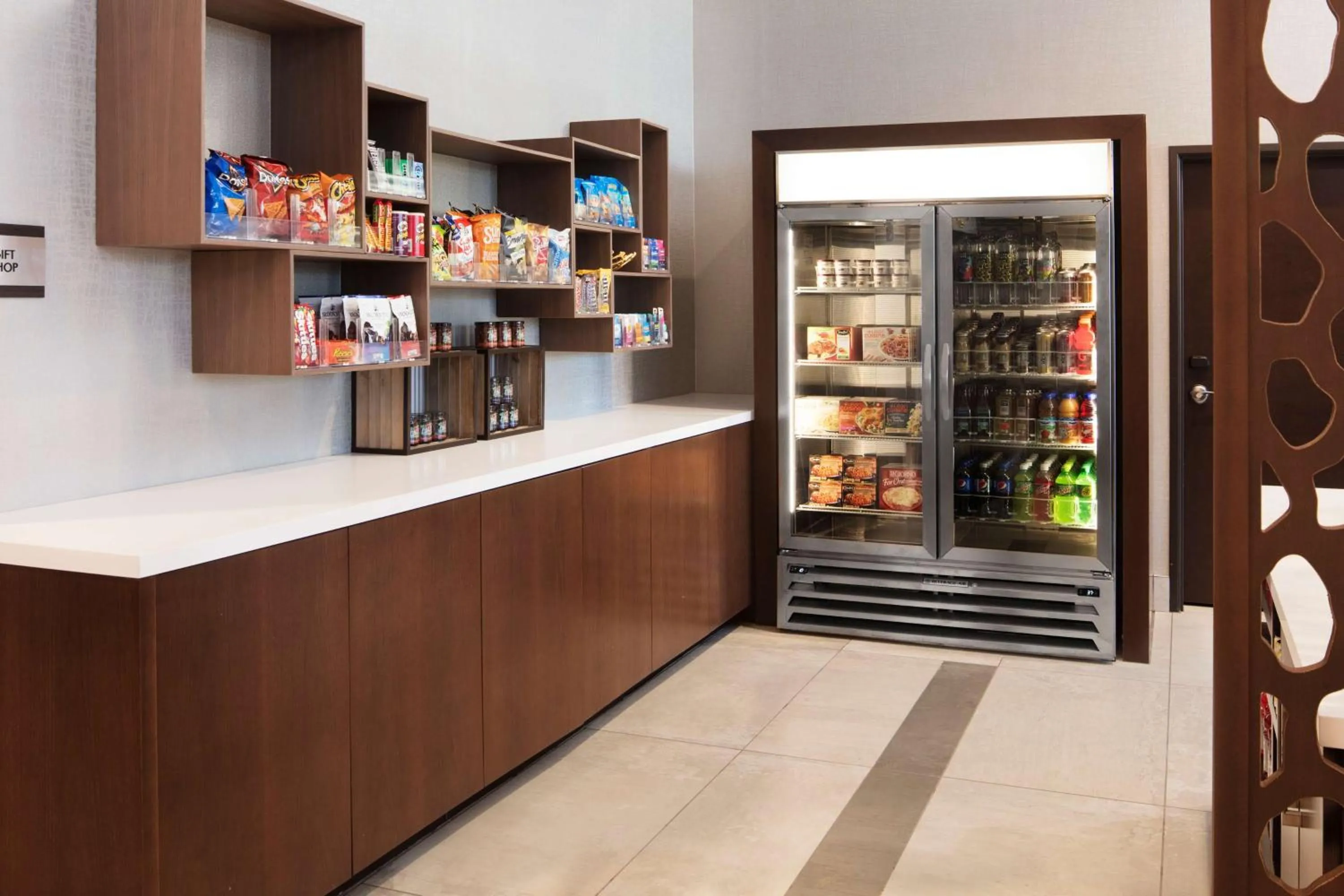 Restaurant/places to eat in Embassy Suites Amarillo Downtown