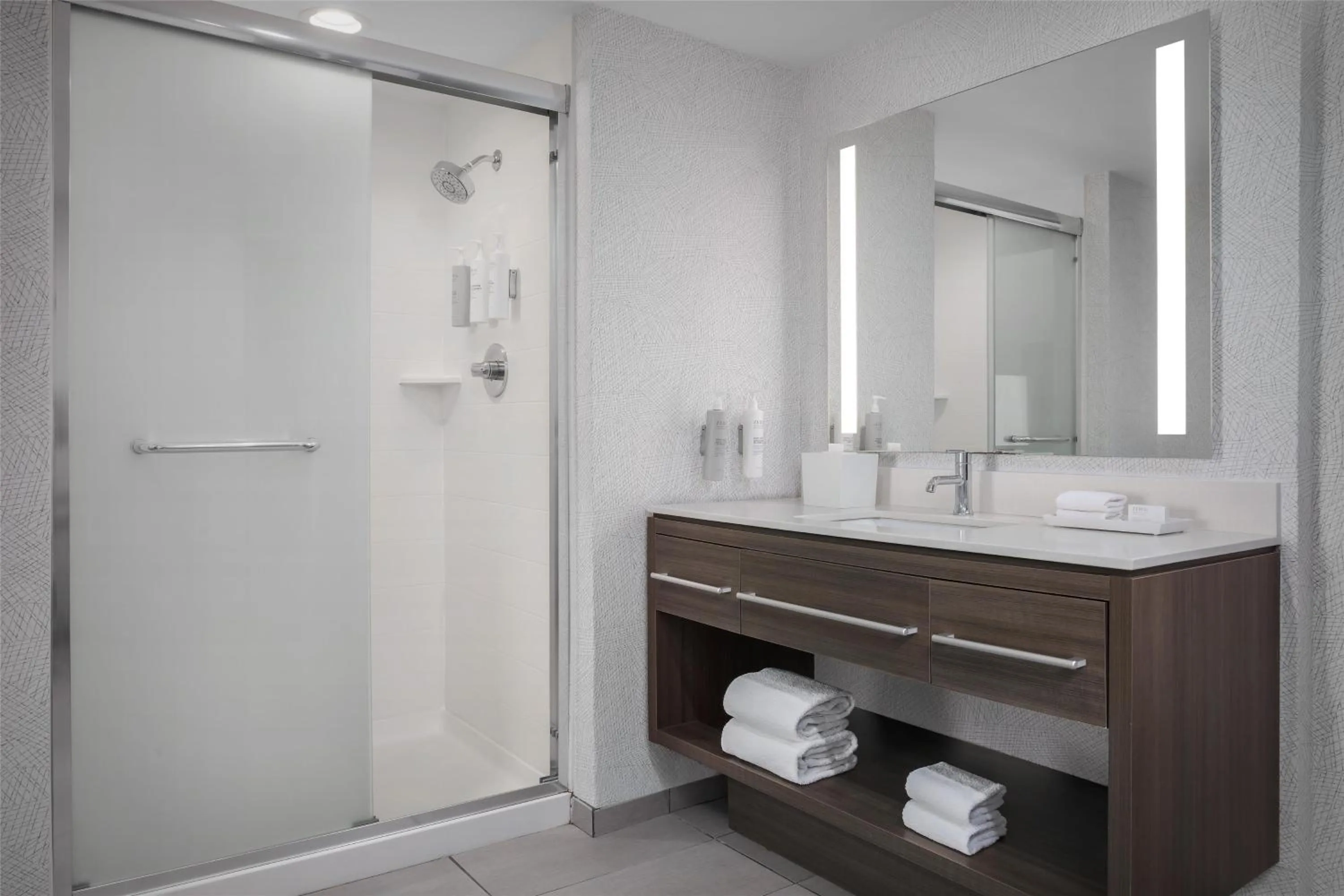 Bathroom in Home2 Suites By Hilton Las Cruces