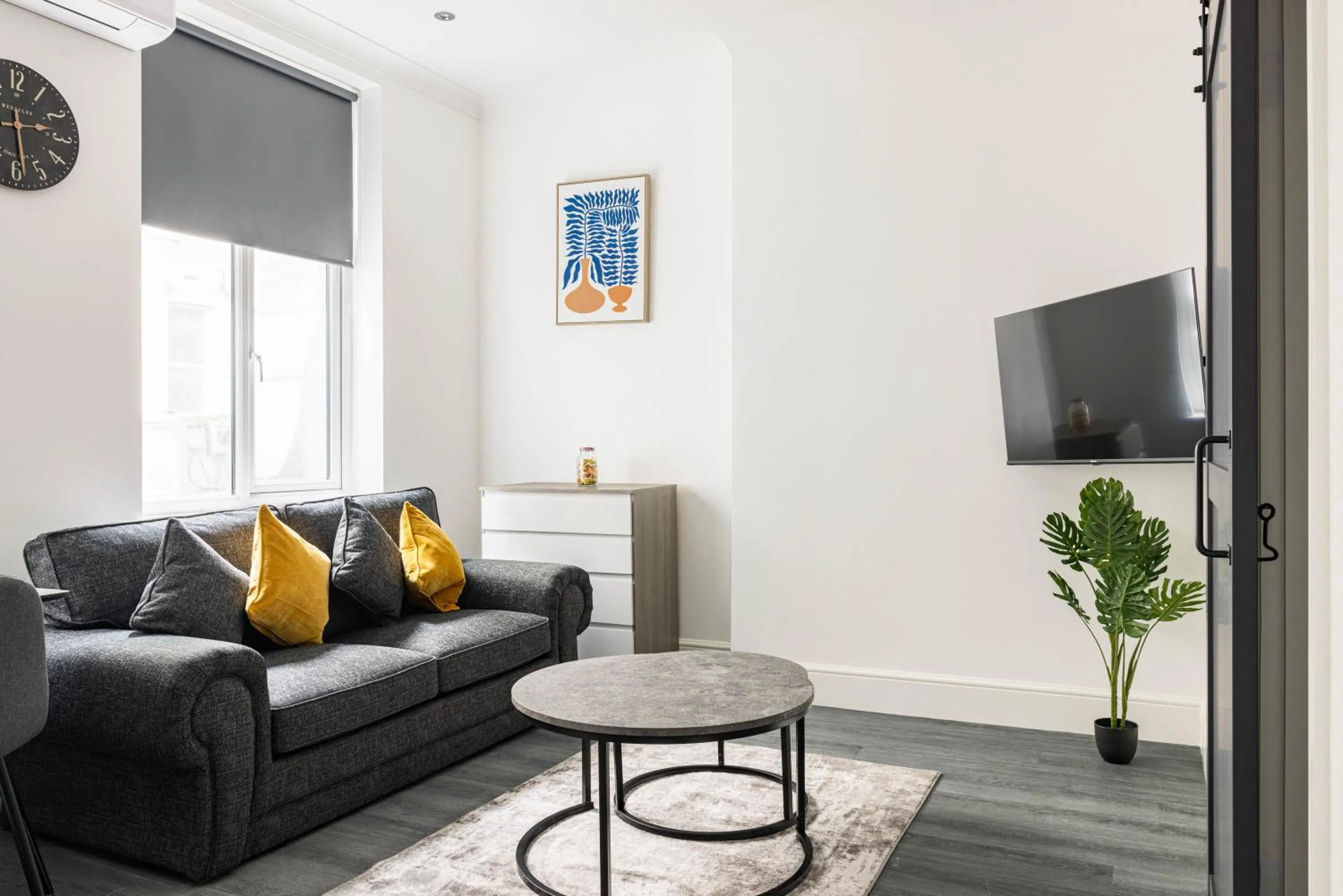 Living room in Edgware road apartments
