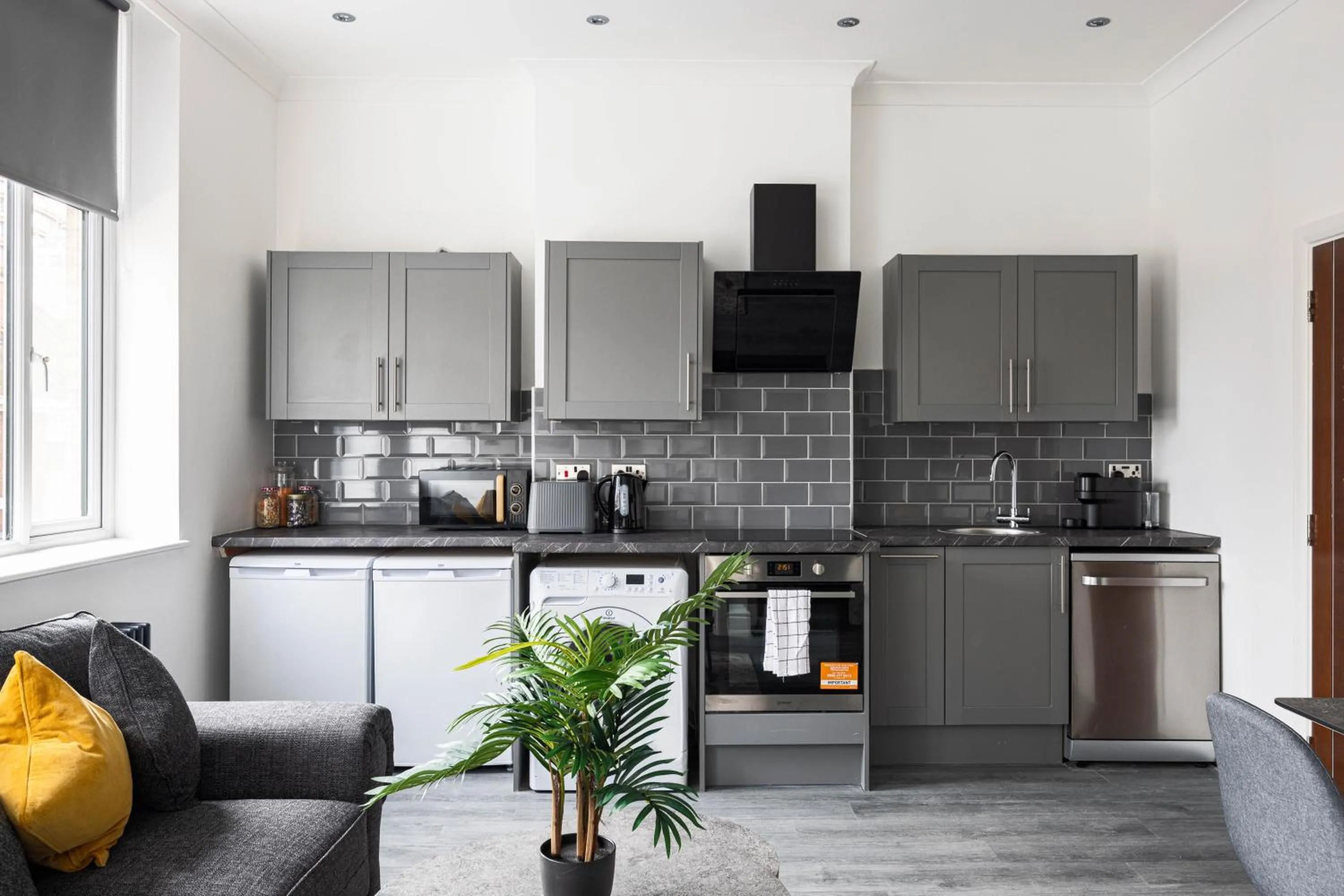 Kitchen or kitchenette in Edgware road apartments
