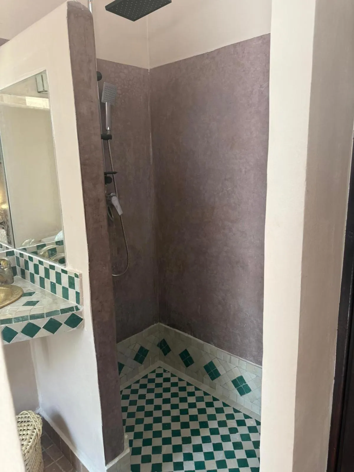 Shower in Riad Dihya