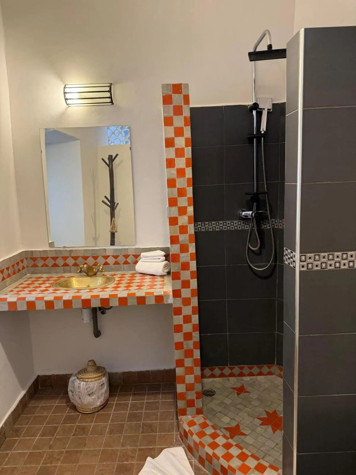 Shower in Riad Dihya