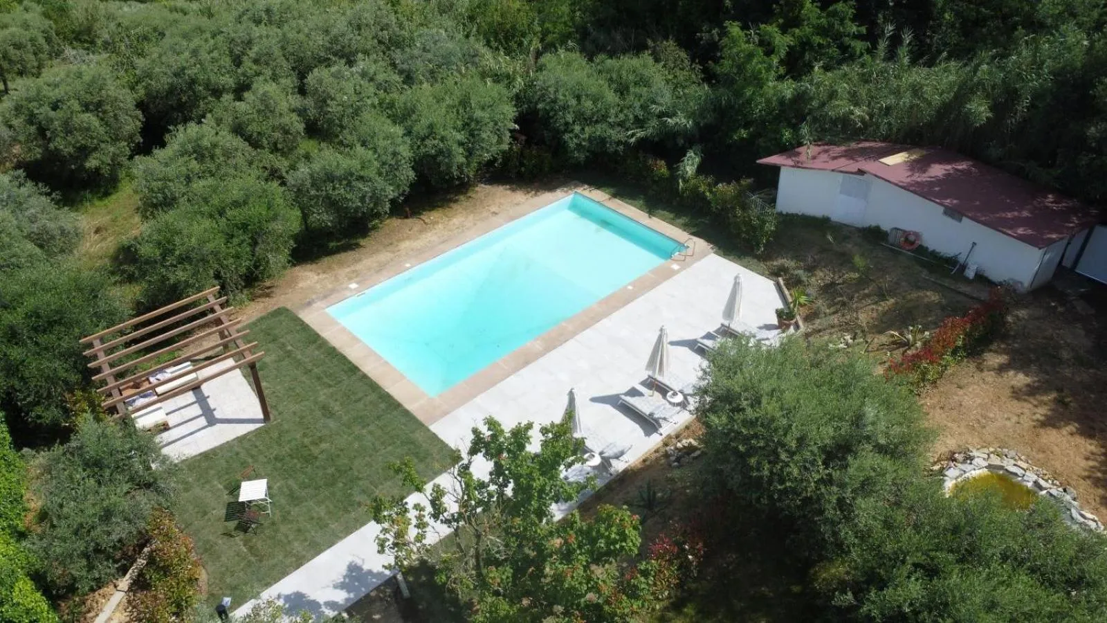Swimming pool in Casal di Peppe B&B