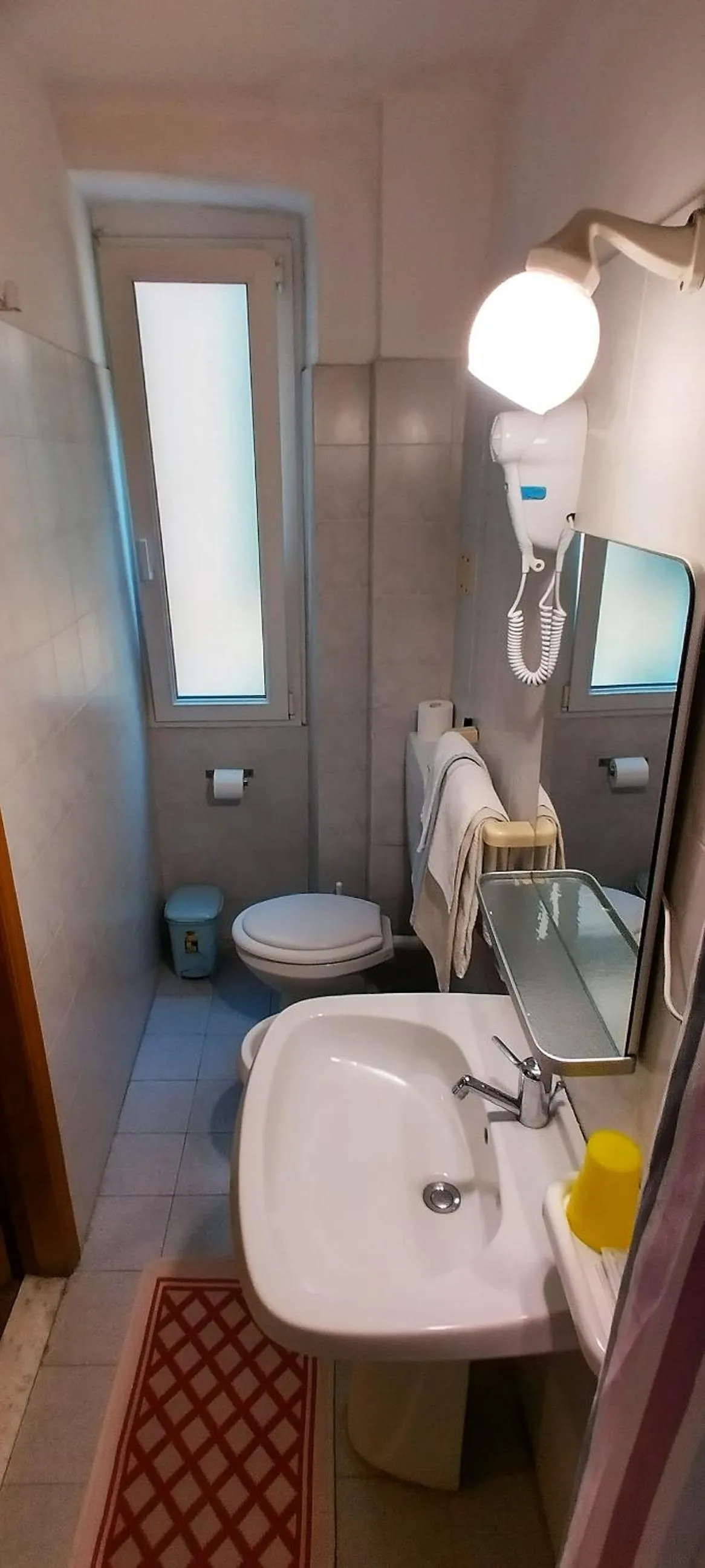 Toilet in Hotel Major