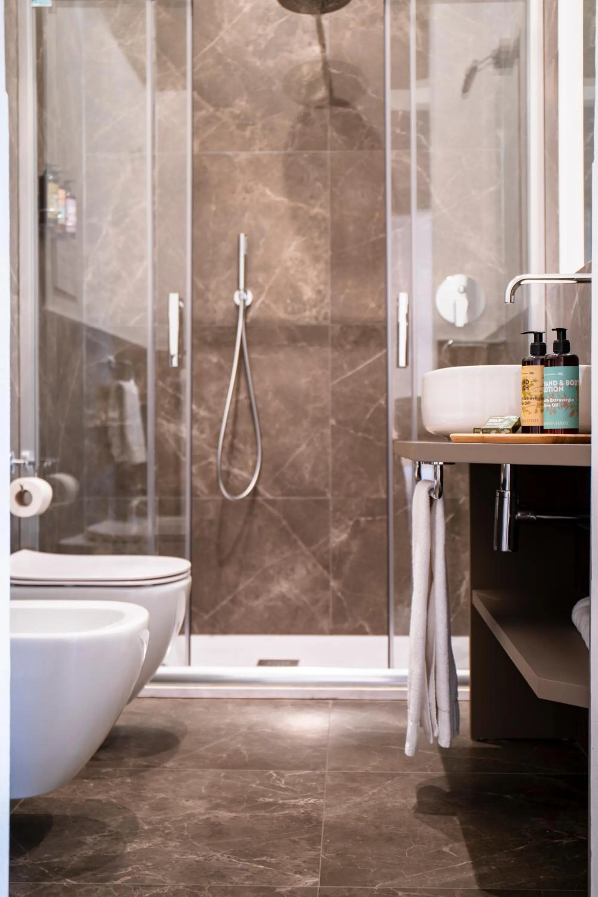 Bathroom in Palazzo Planeta