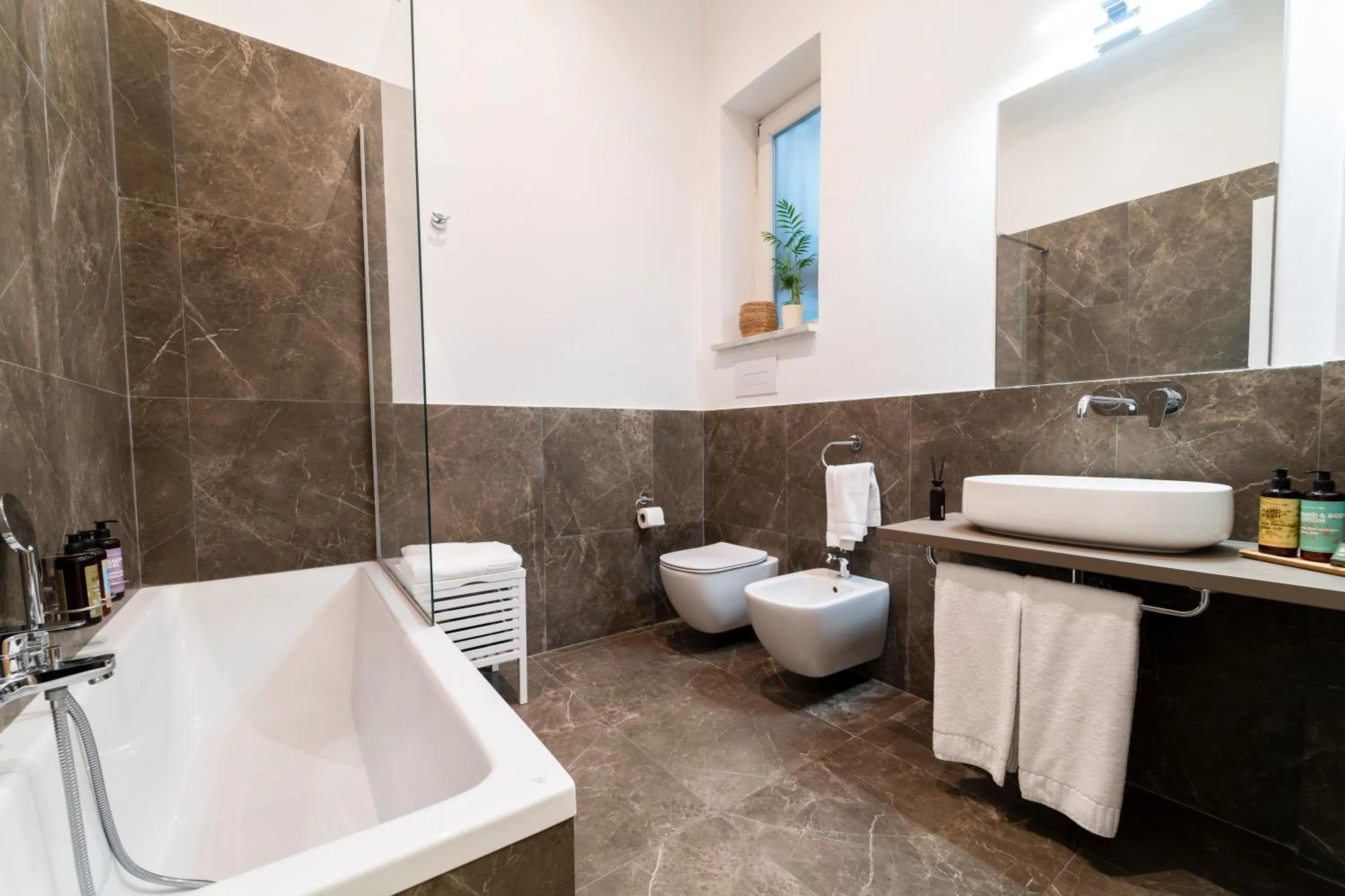 Bathroom in Palazzo Planeta