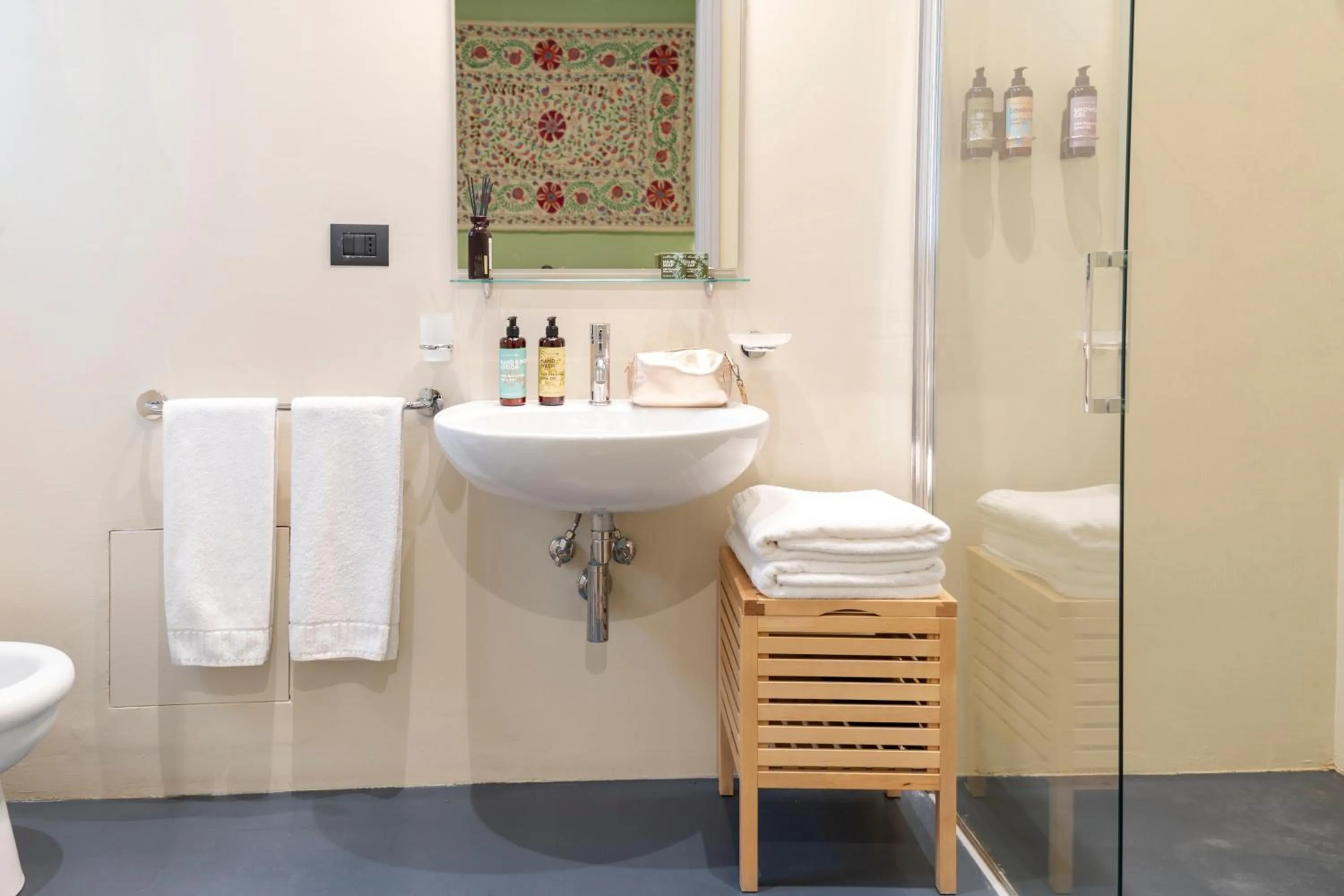 Bathroom in Palazzo Planeta