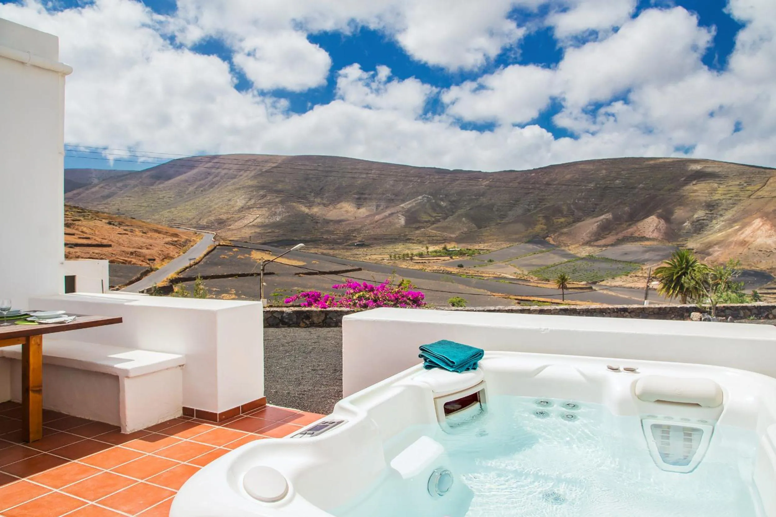 Holiday house Casa Mariposa in Tabayesco