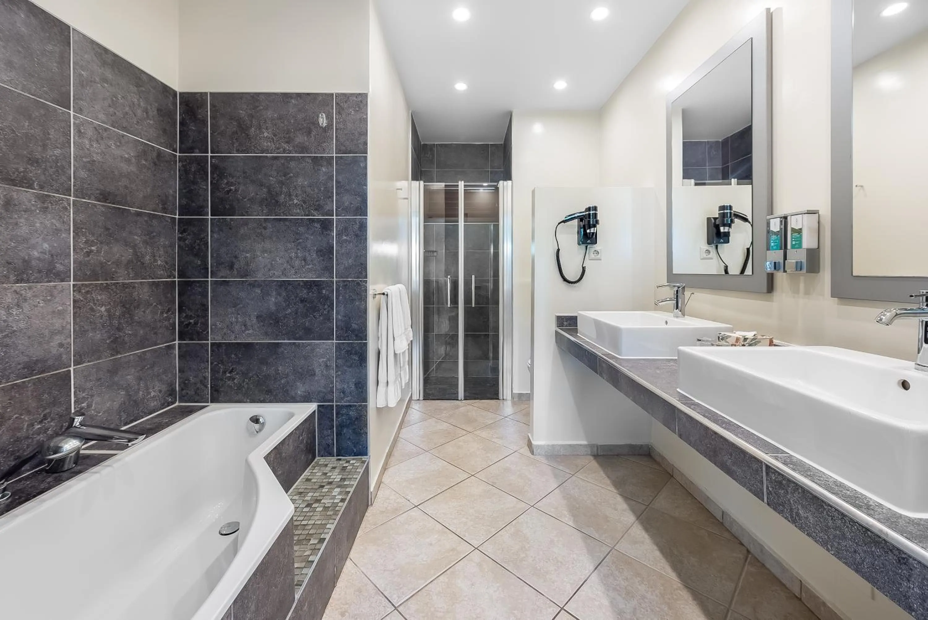 Shower in LionsDive Beach Resort