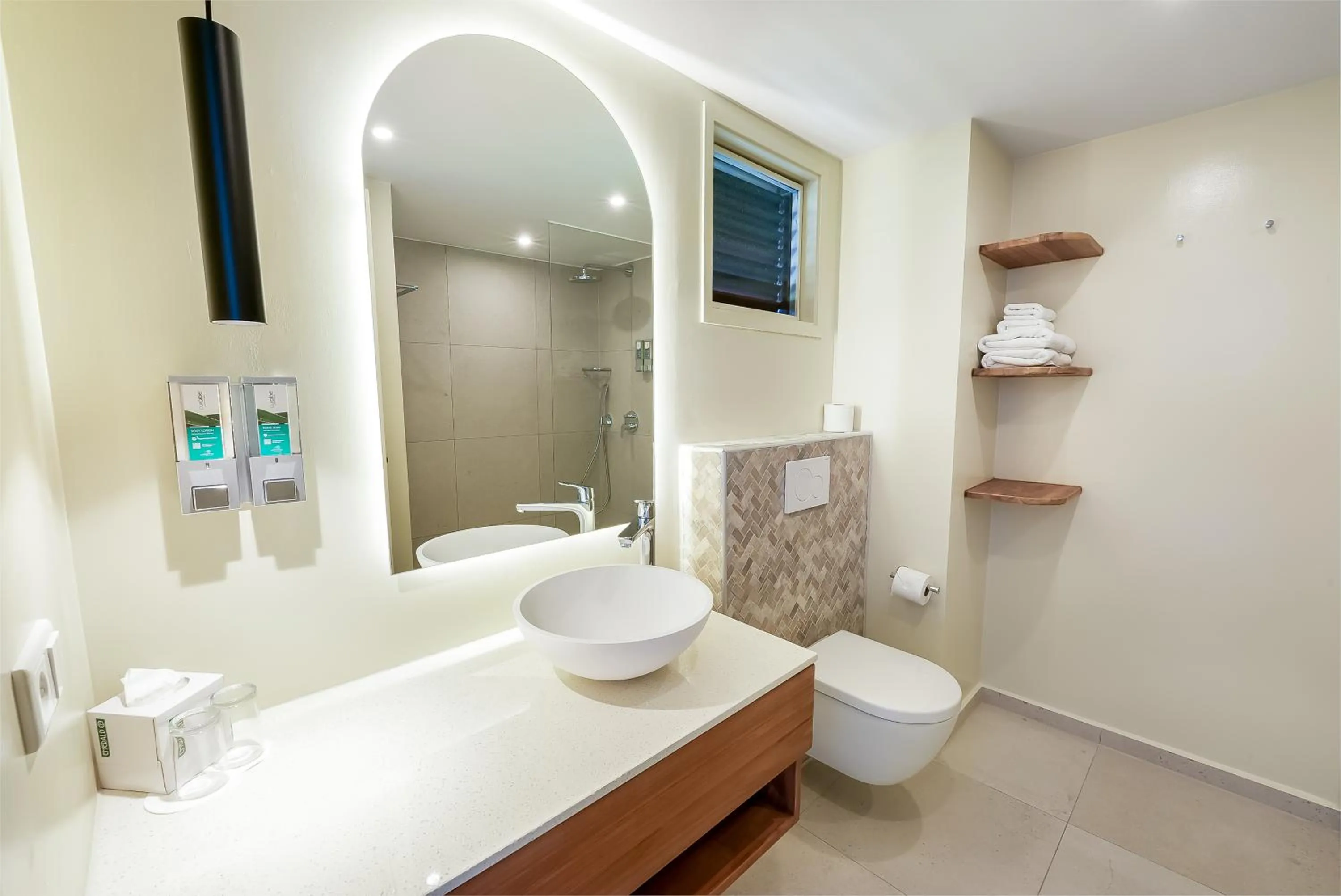 Shower in LionsDive Beach Resort