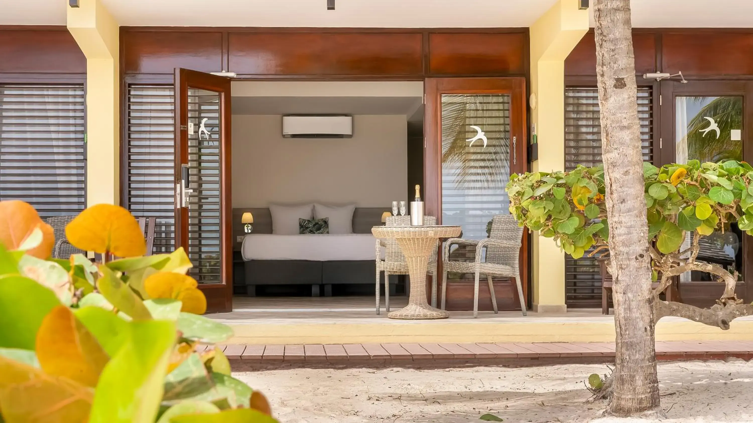 Living room in LionsDive Beach Resort Living room in LionsDive Beach Resort