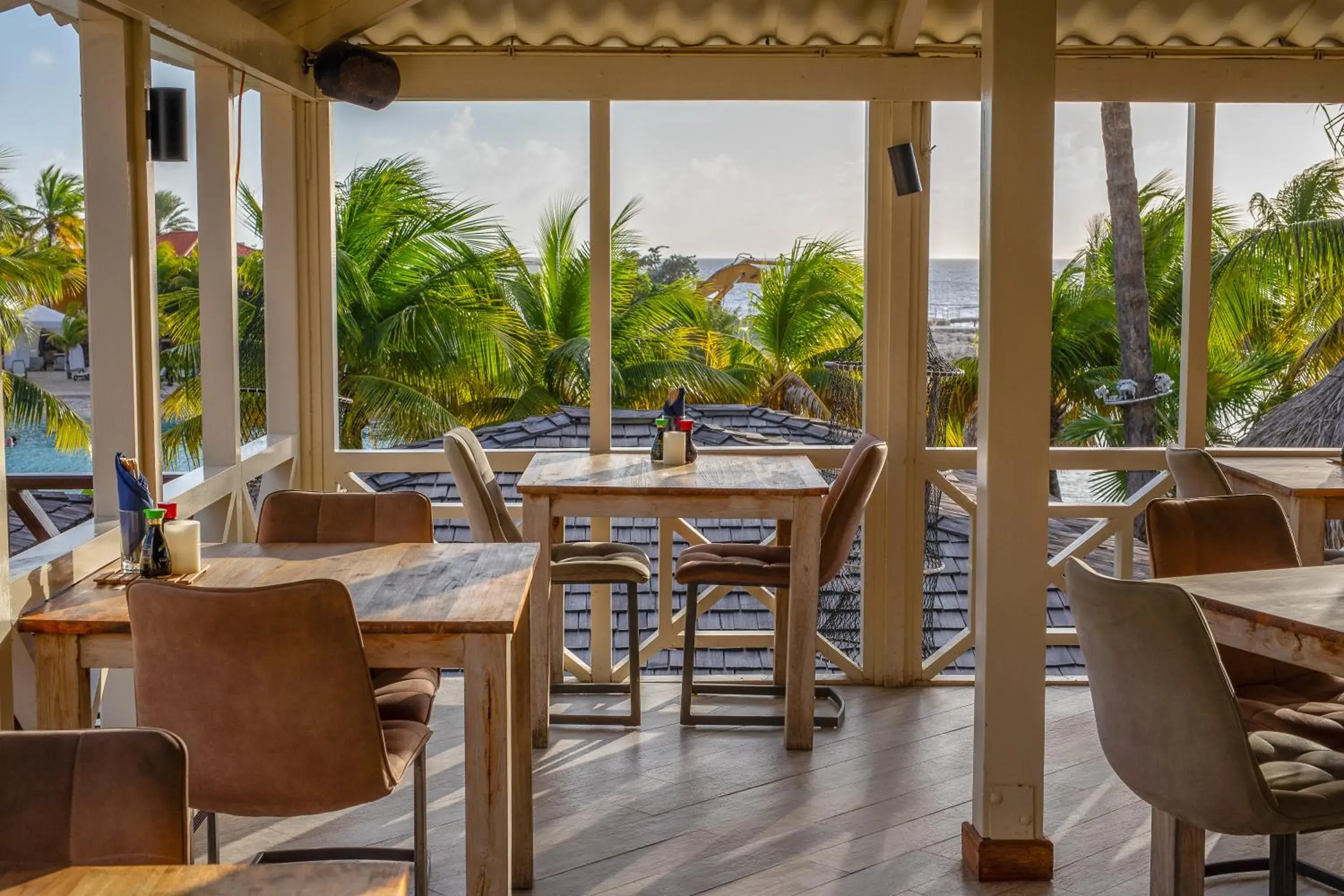 Restaurant/places to eat in LionsDive Beach Resort Restaurant/places to eat in LionsDive Beach Resort