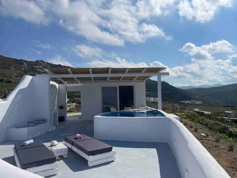 Natural landscape in Eye of Naxos