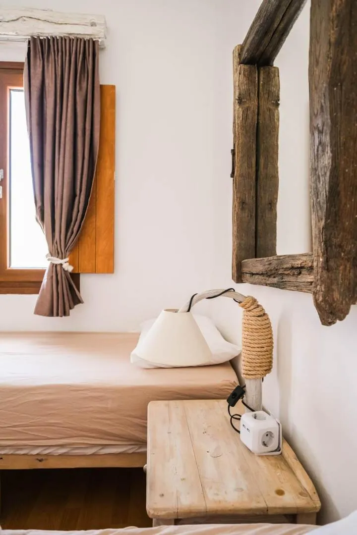 Bedroom, Bed in Eye of Naxos