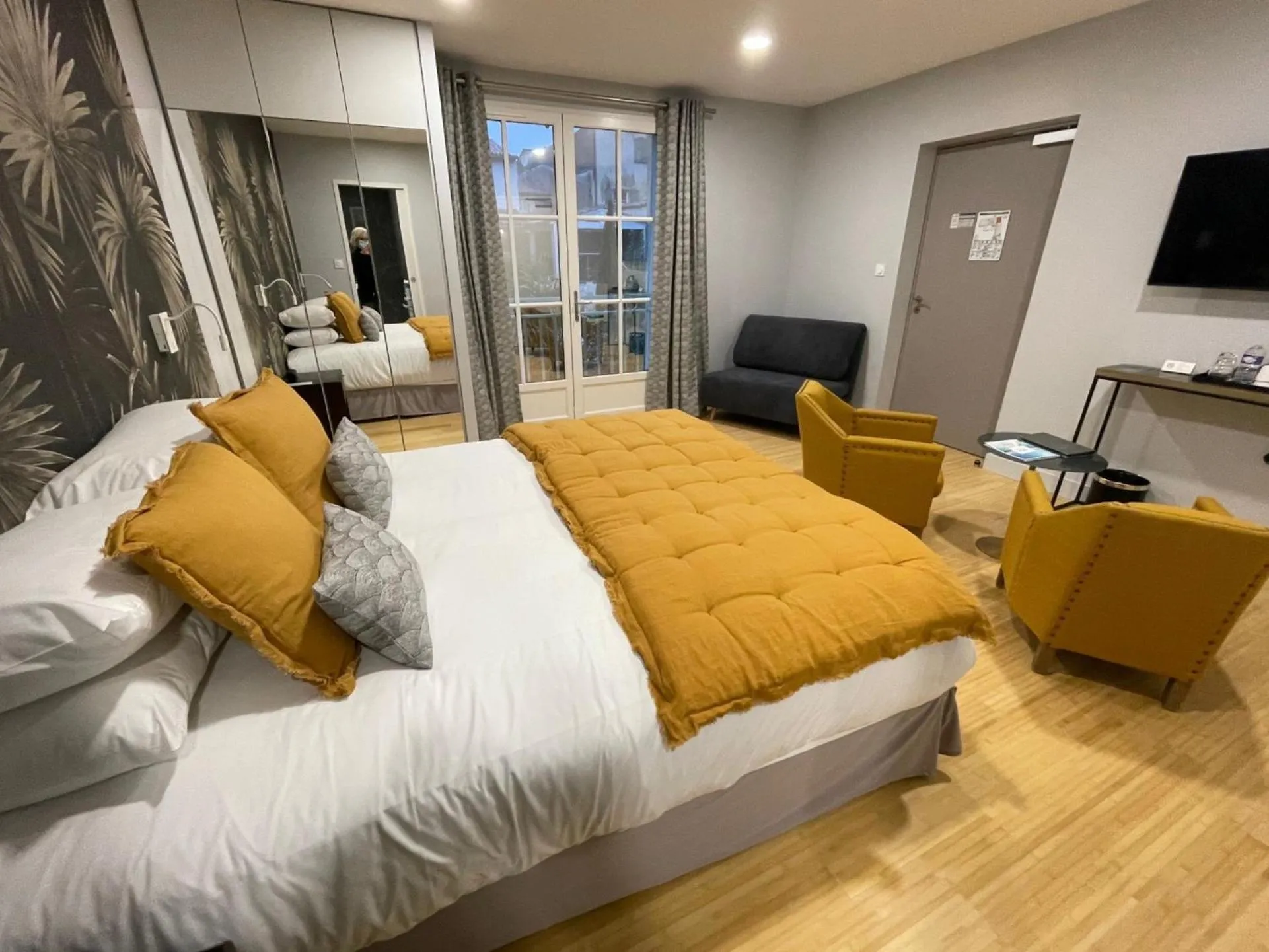 Living room, Bed in Le Clos Du GALION - Ile de Ré