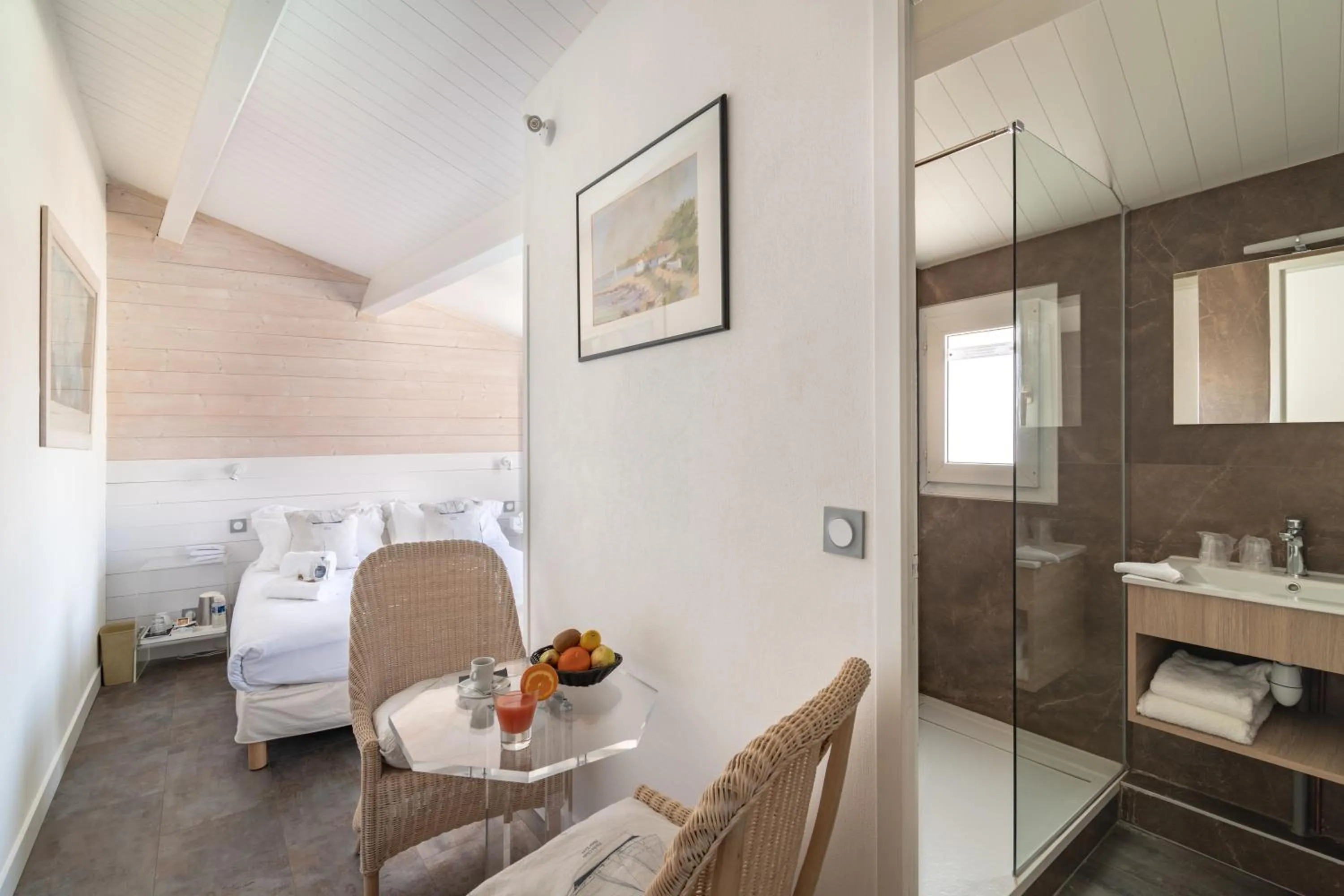 Photo of the whole room in Le Clos Du GALION - Ile de Ré