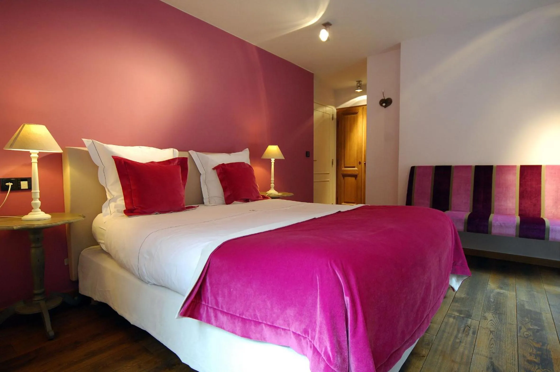 Bed in Hotel Saint-Amour