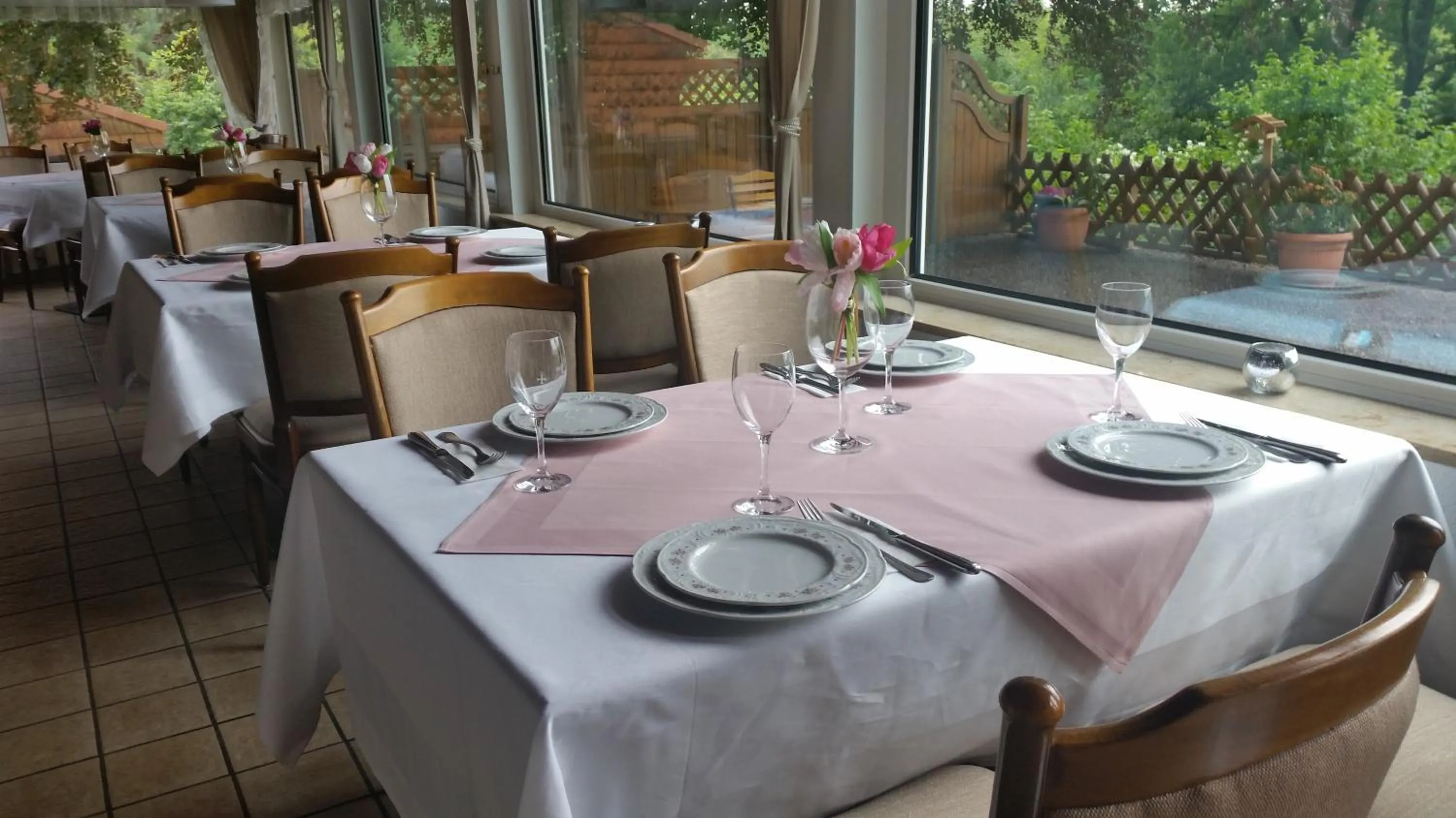 Restaurant/places to eat in Landgasthaus Zu den Erdfällen