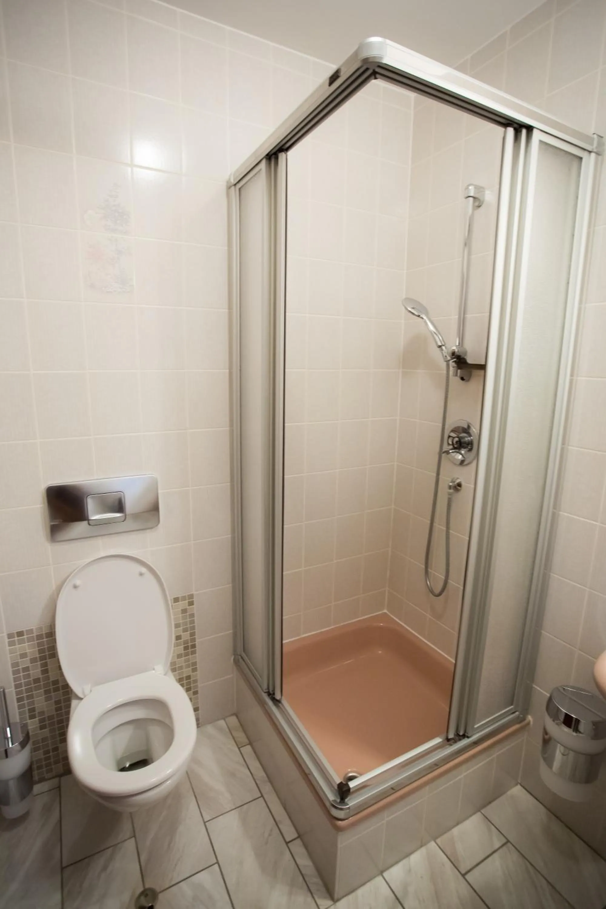 Shower in Landgasthaus Zu den Erdfällen