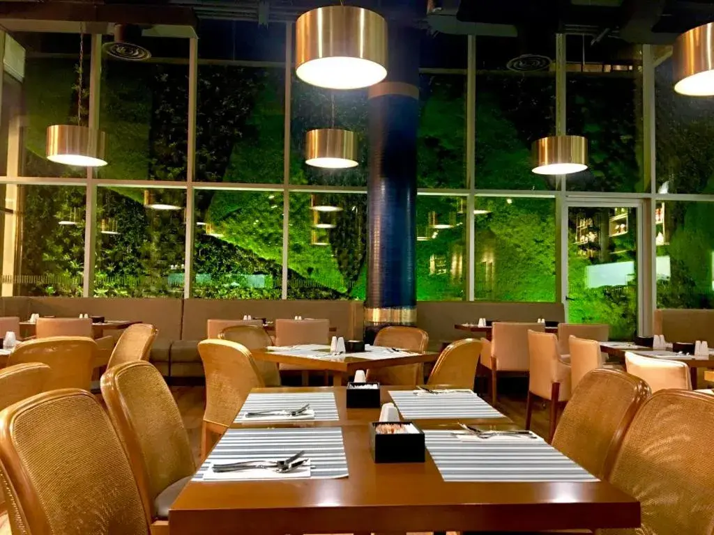 Restaurant/places to eat in Icon Hotel Restaurant/places to eat in Icon Hotel