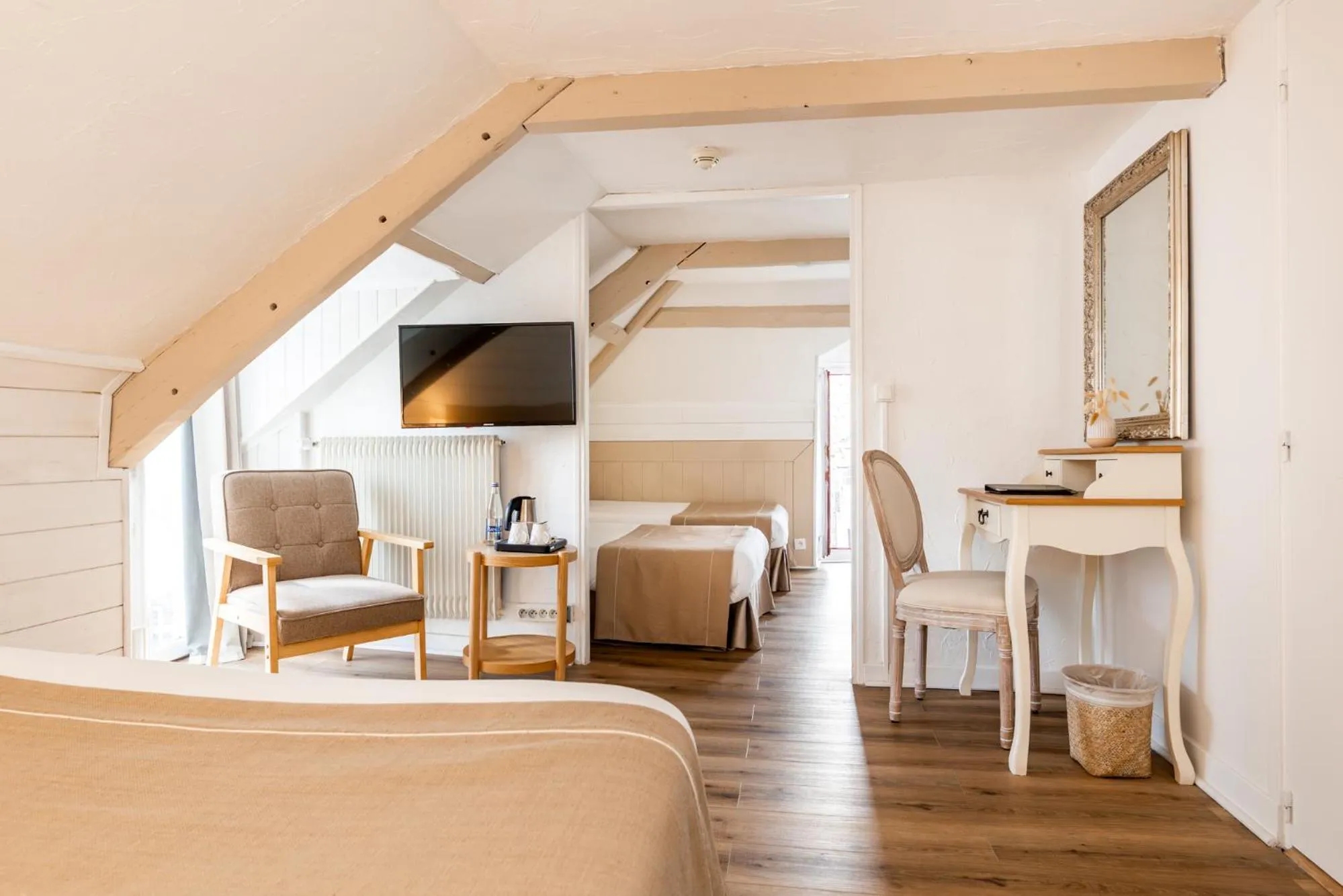 Bed in Demeures & Châteaux - Hôtel de la porte Saint-Malo - DINAN