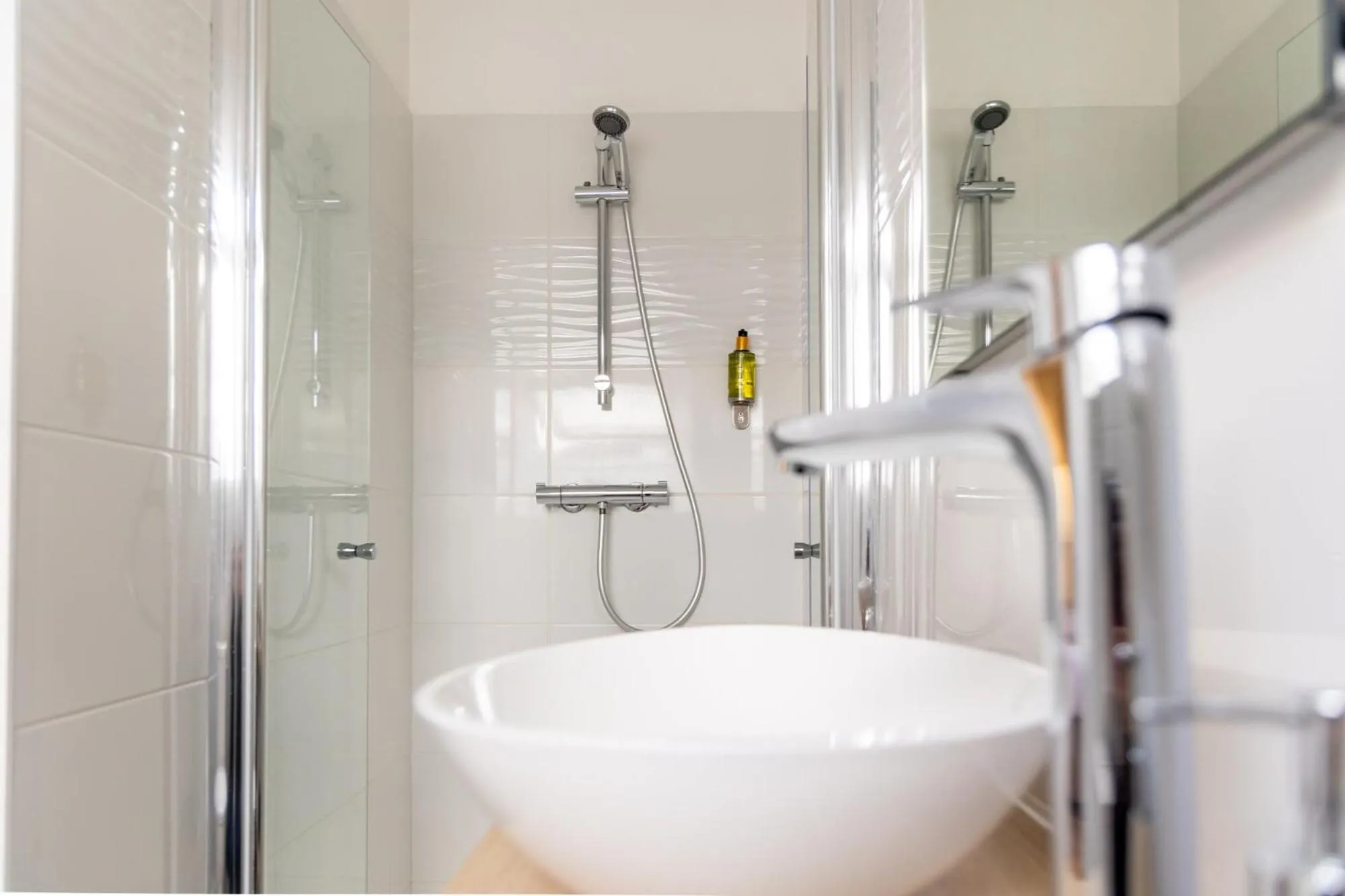 Shower in Demeures & Châteaux - Hôtel de la porte Saint-Malo - DINAN