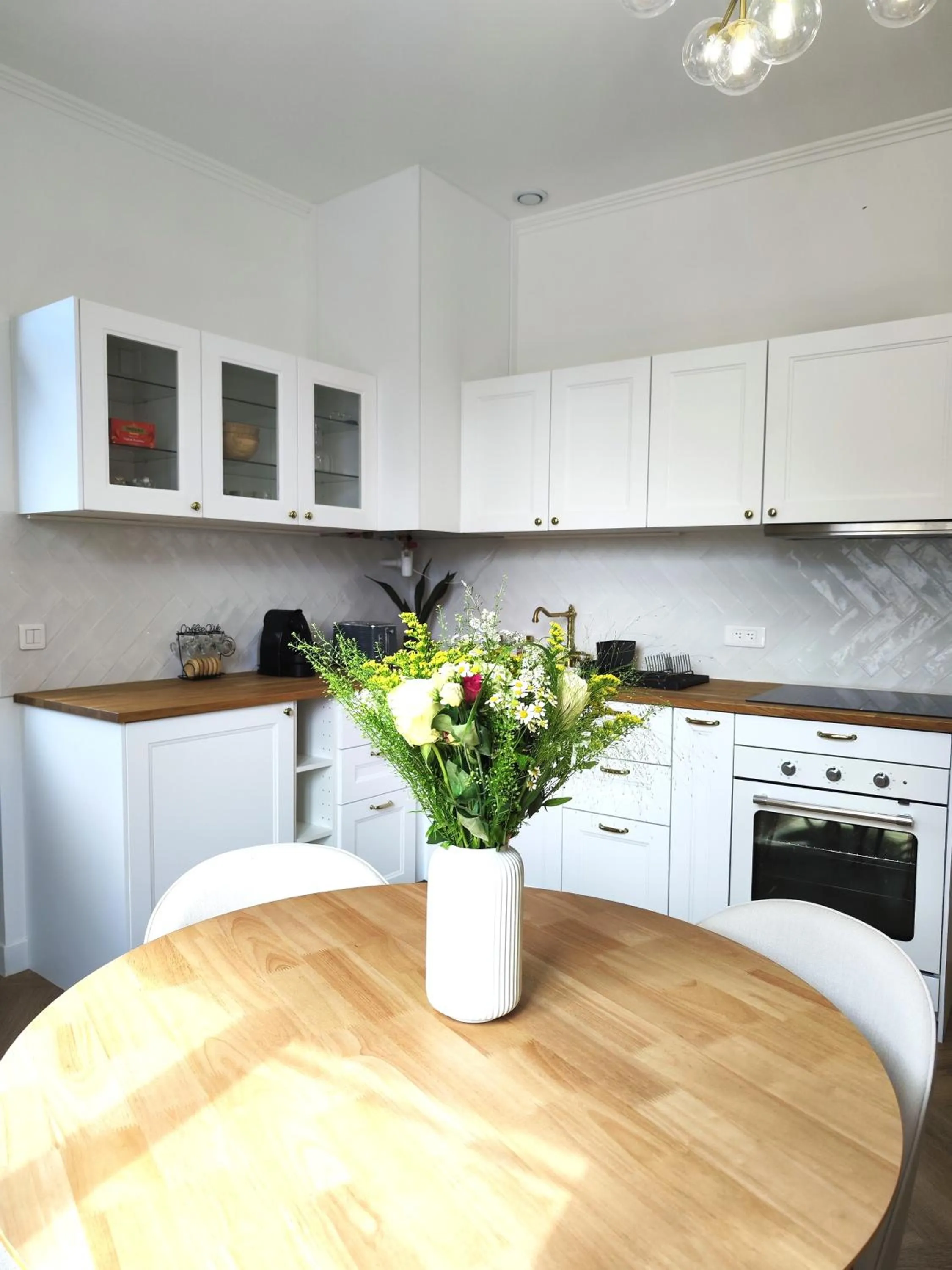 Kitchen or kitchenette in Demeures & Châteaux - Hôtel de la porte Saint-Malo - DINAN