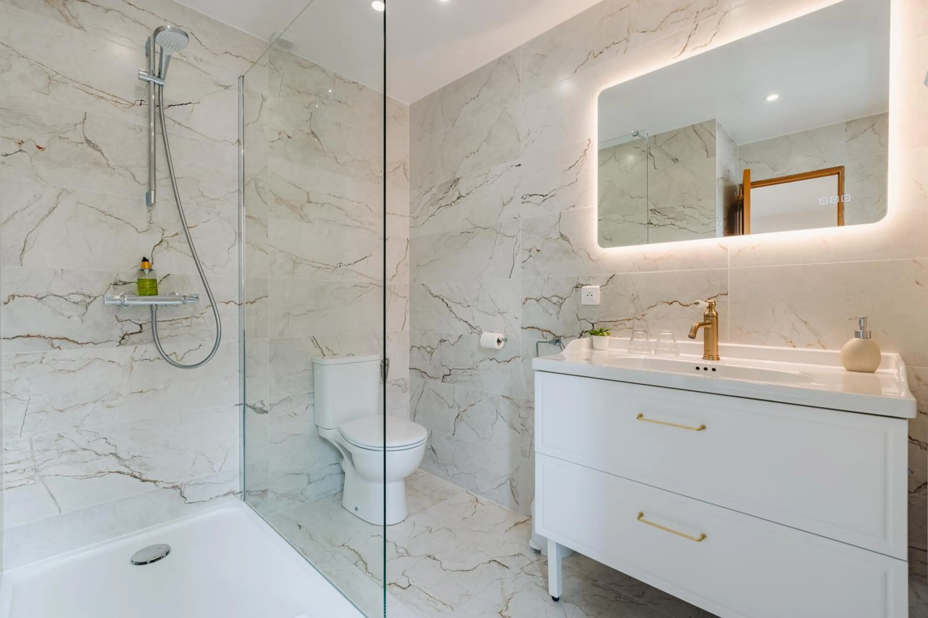 Shower in Demeures & Châteaux - Hôtel de la porte Saint-Malo - DINAN