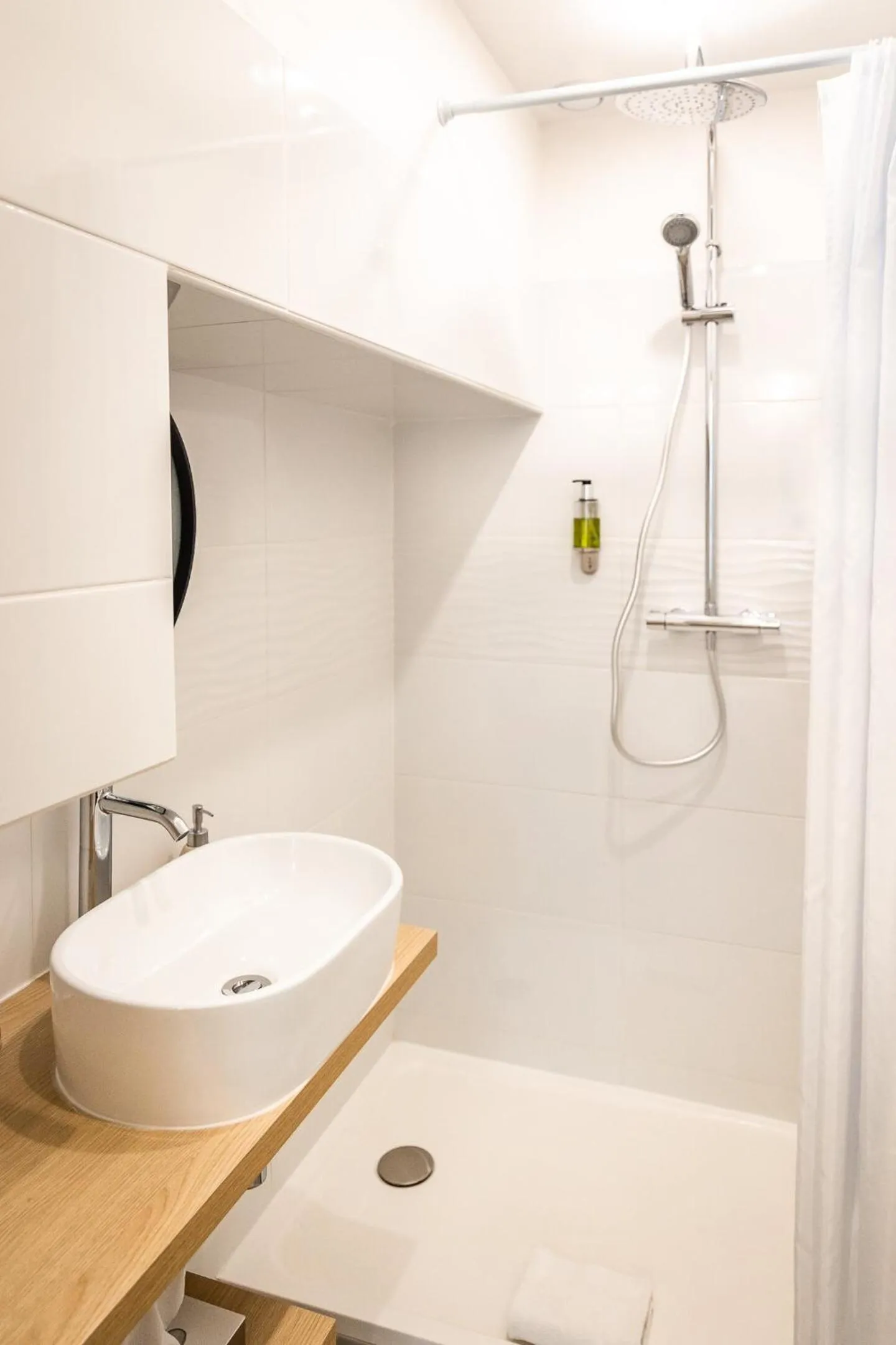 Shower in Demeures & Châteaux - Hôtel de la porte Saint-Malo - DINAN