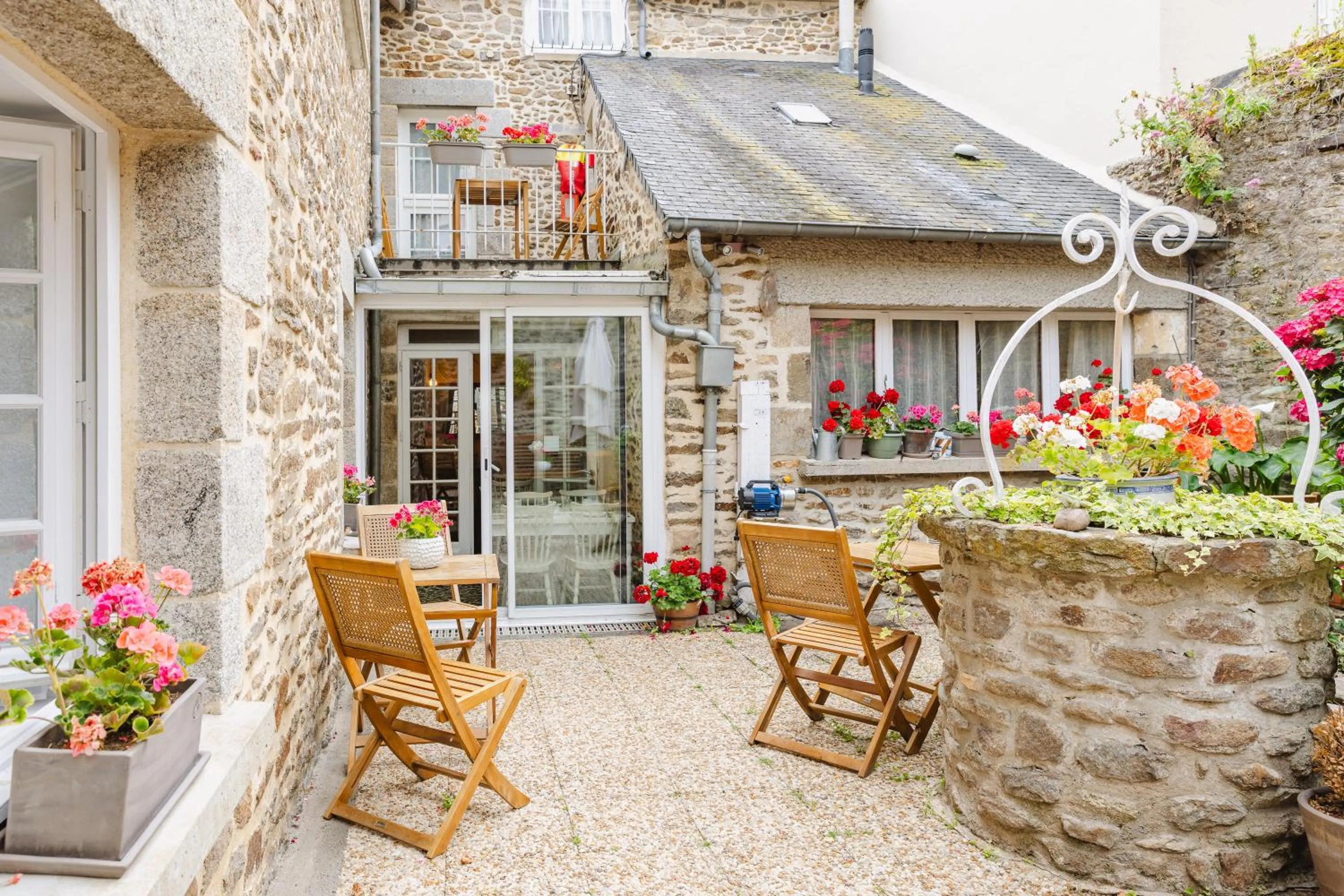 Balcony/Terrace in Demeures & Châteaux - Hôtel de la porte Saint-Malo - DINAN