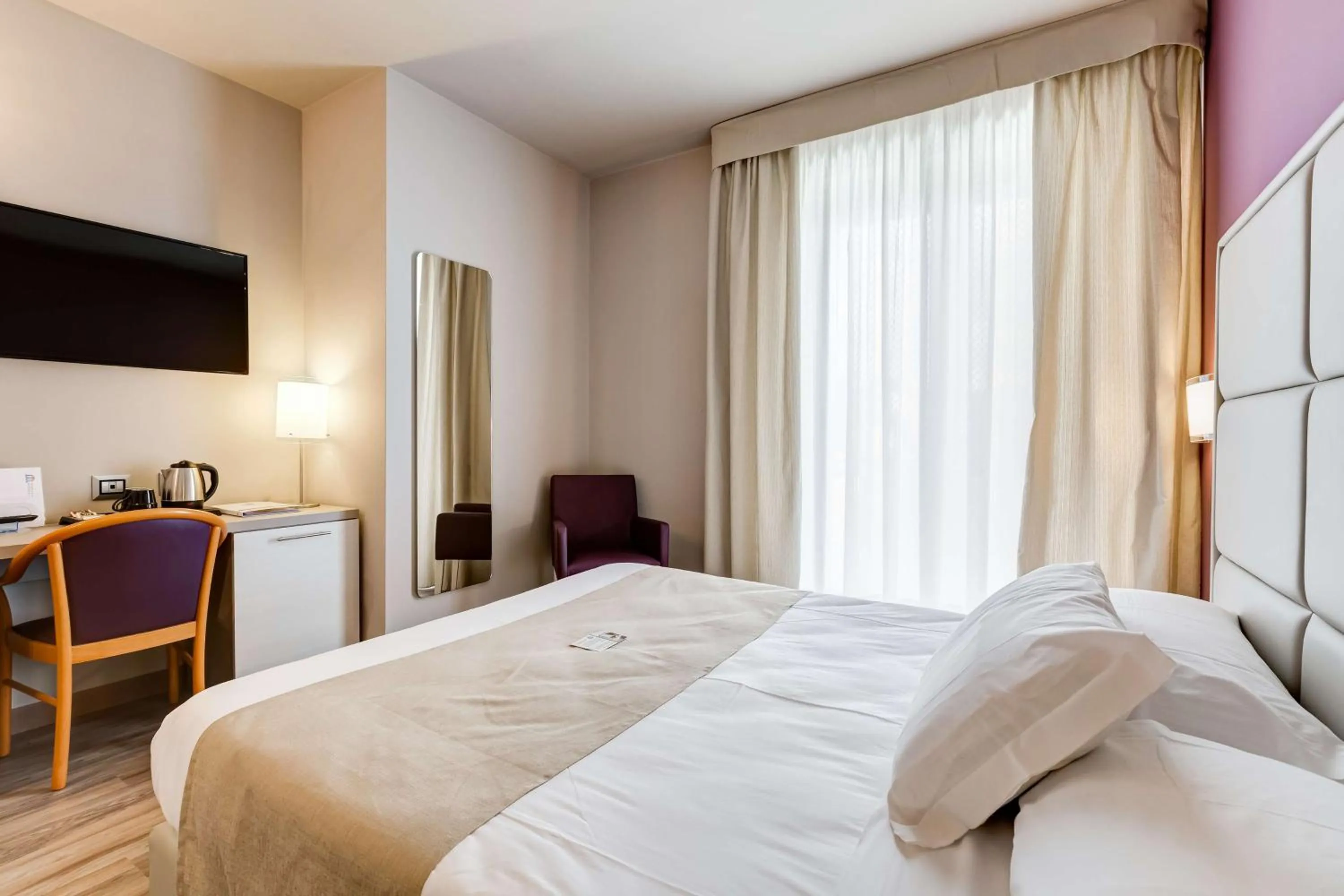 Photo of the whole room, Bed in Best Western Hotel Imperiale