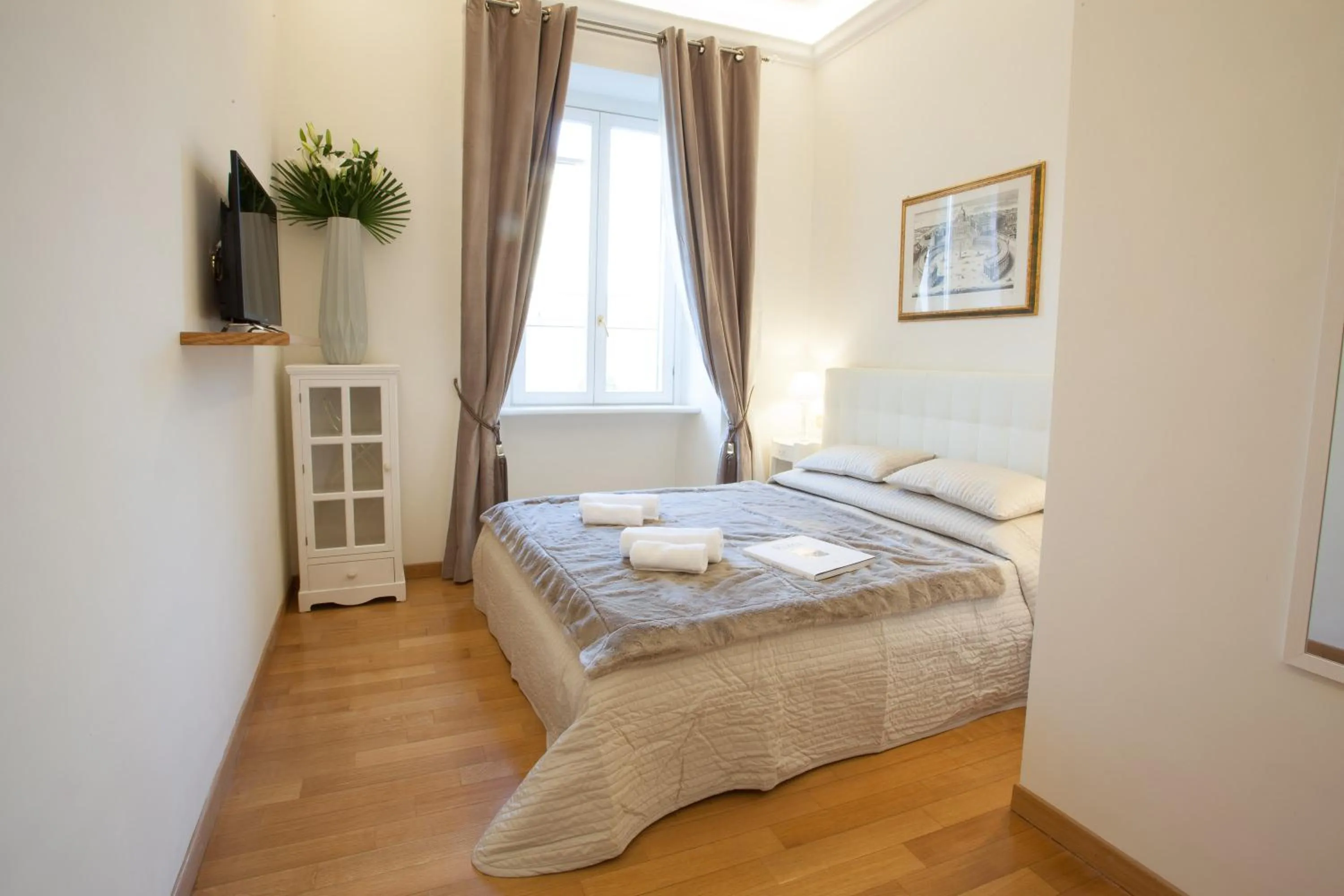 Decorative detail, Bed in InnsideRome