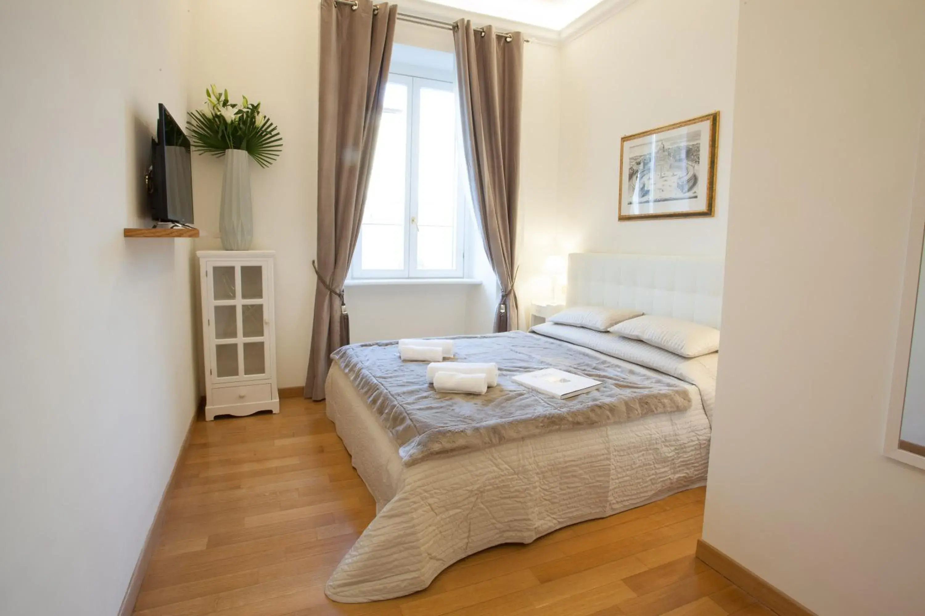 Decorative detail, Bed in InnsideRome Decorative detail, Bed in InnsideRome