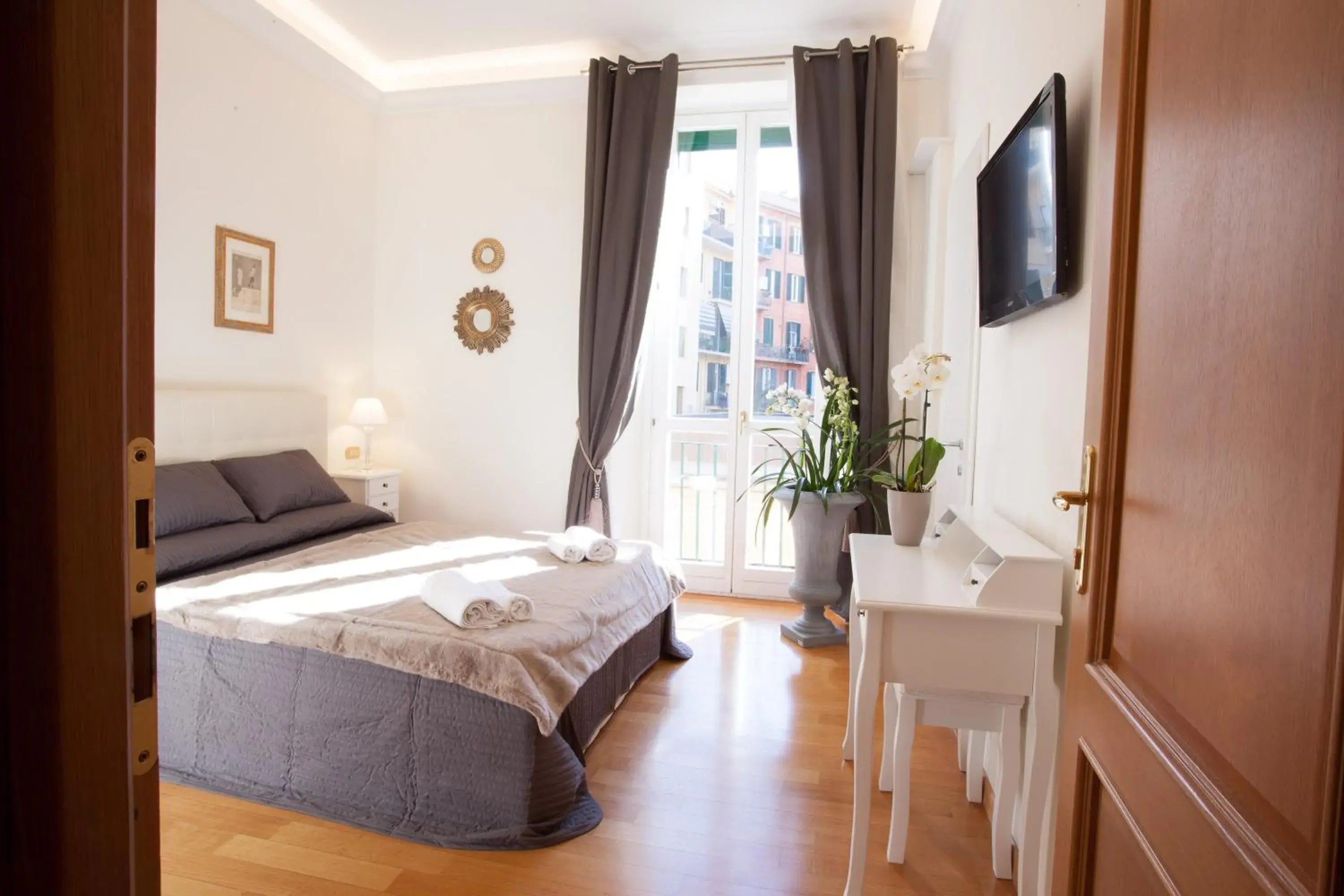 Photo of the whole room, Bed in InnsideRome Photo of the whole room, Bed in InnsideRome