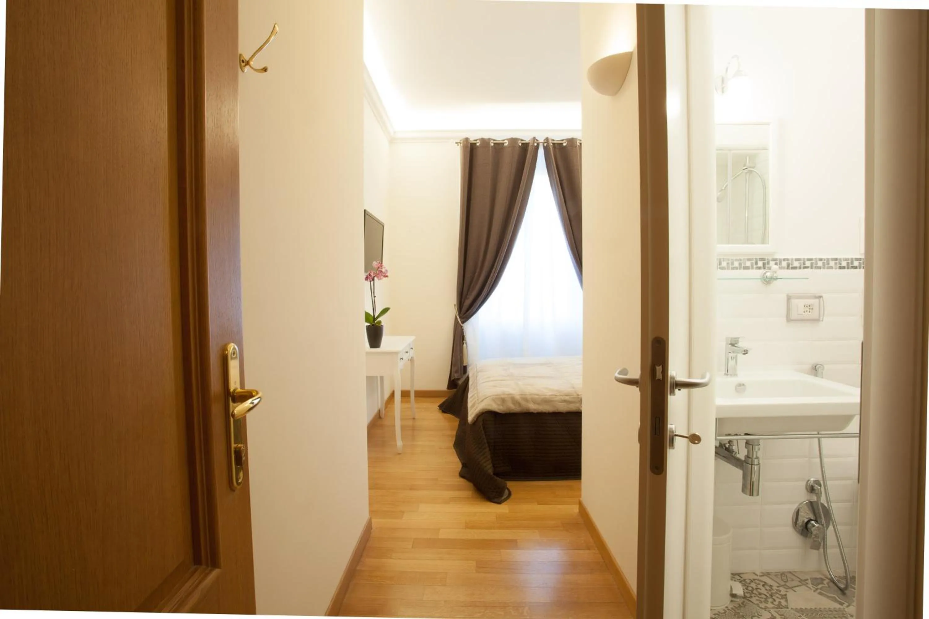 Photo of the whole room in InnsideRome