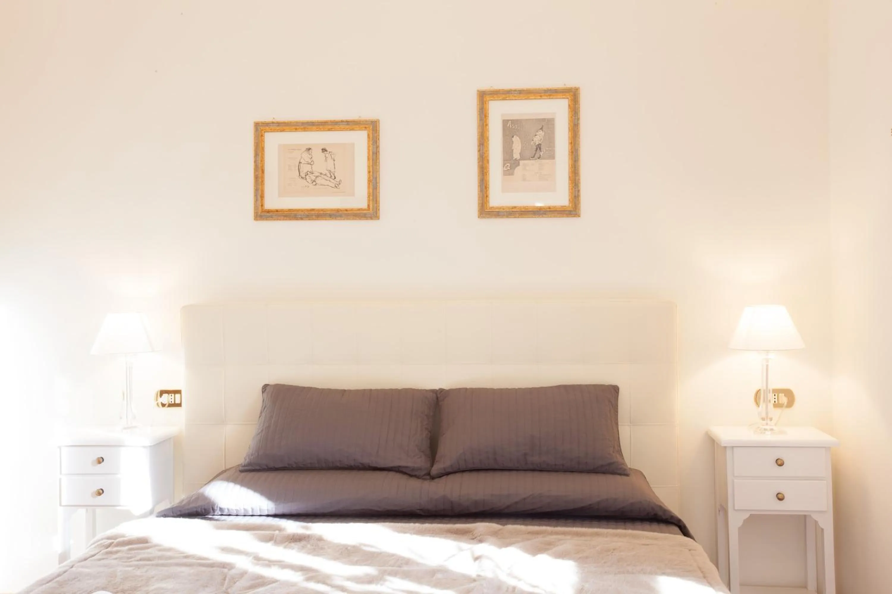 Photo of the whole room, Bed in InnsideRome