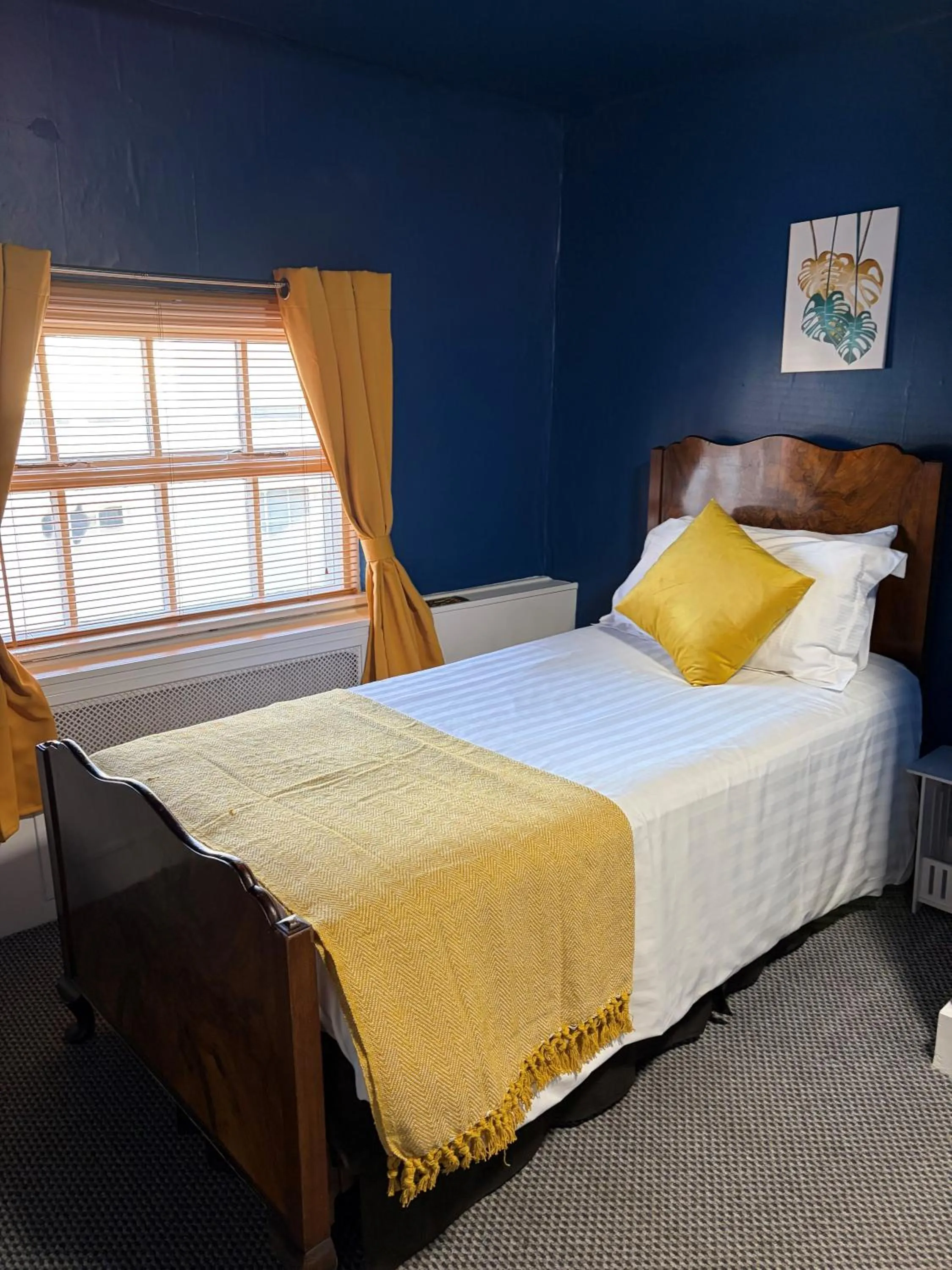 Bed in The Black Swan Inn