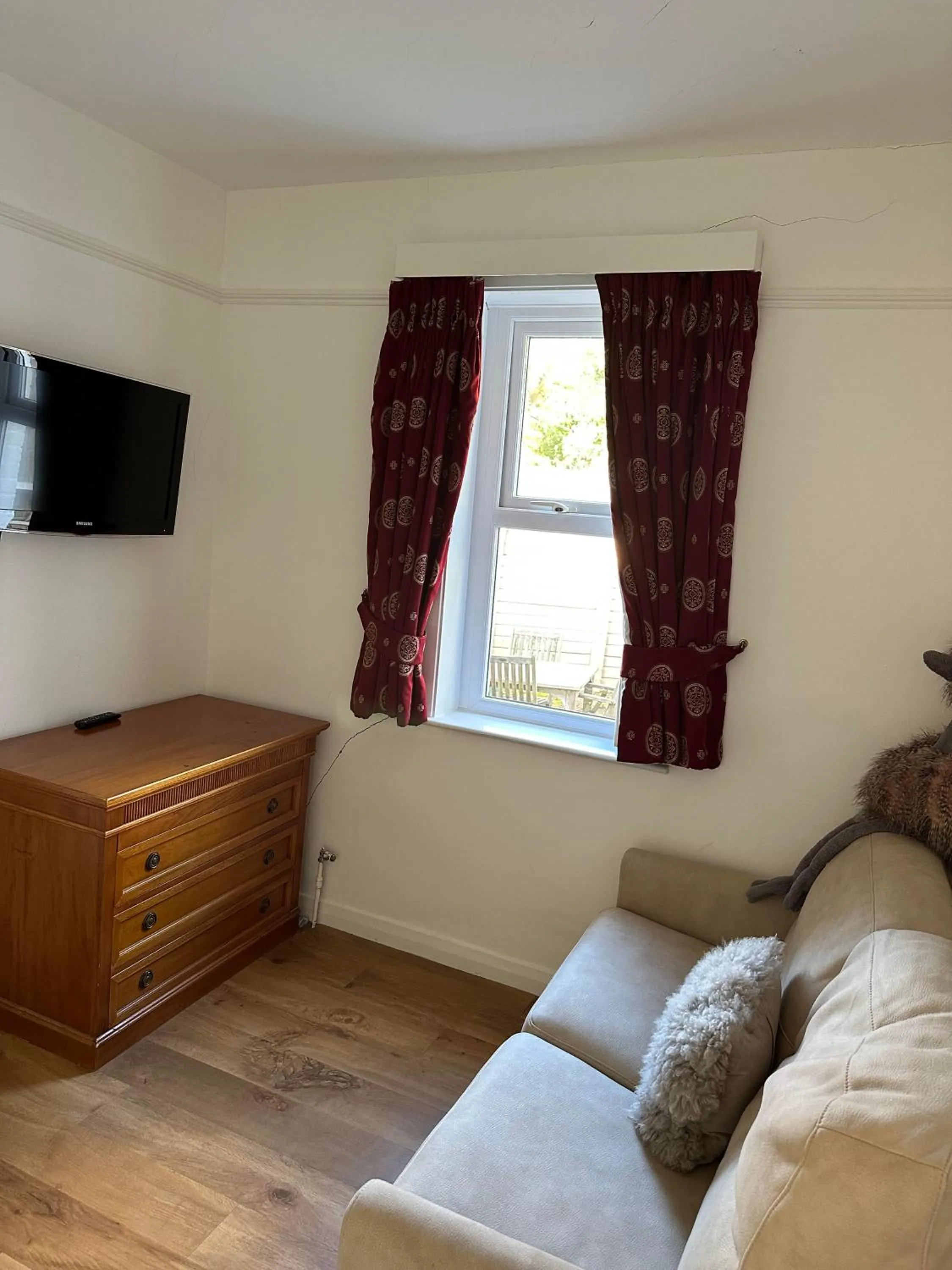 Living room, Bed in The Manor at Bickley