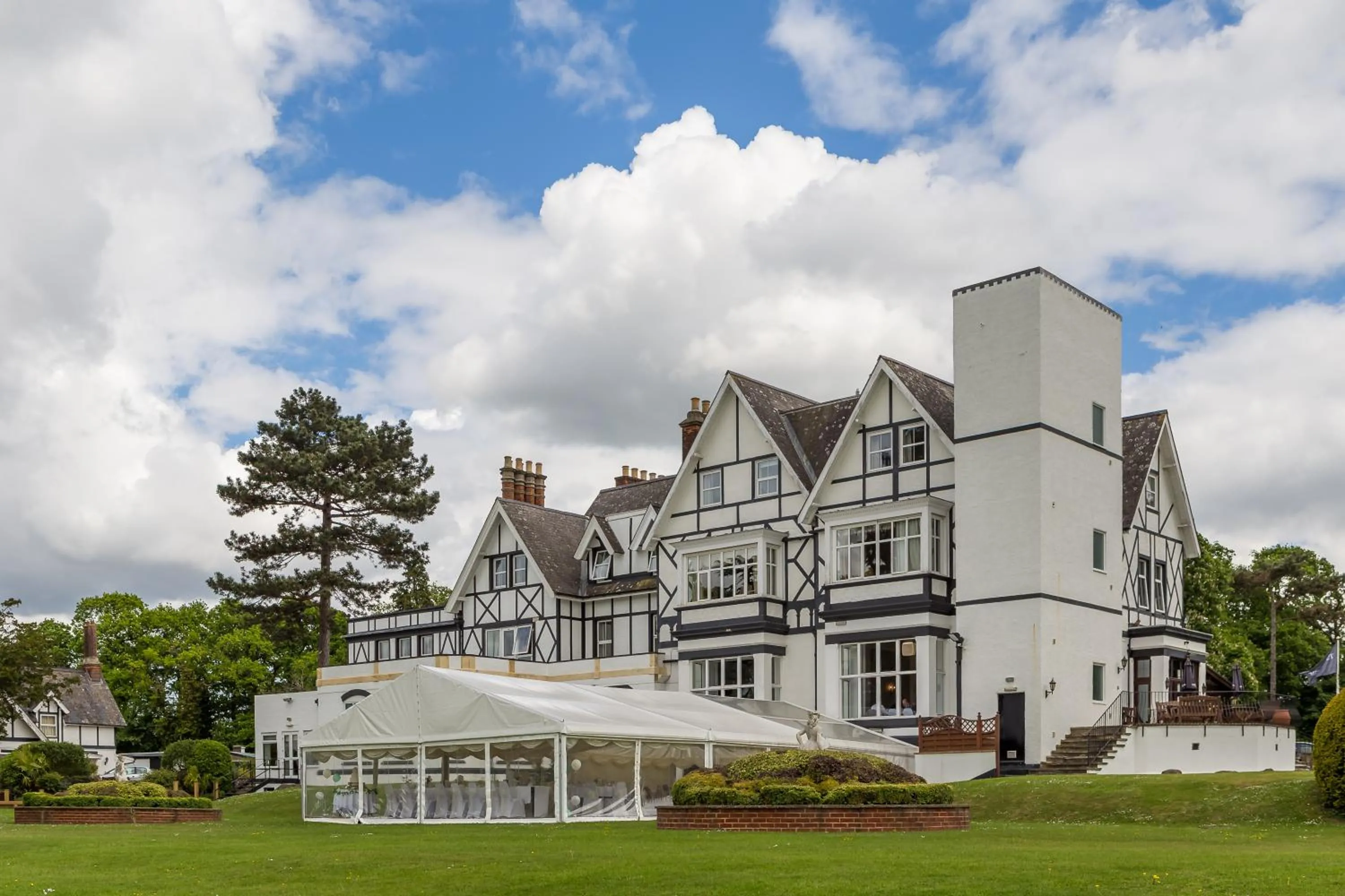 Facade/entrance in The Manor at Bickley