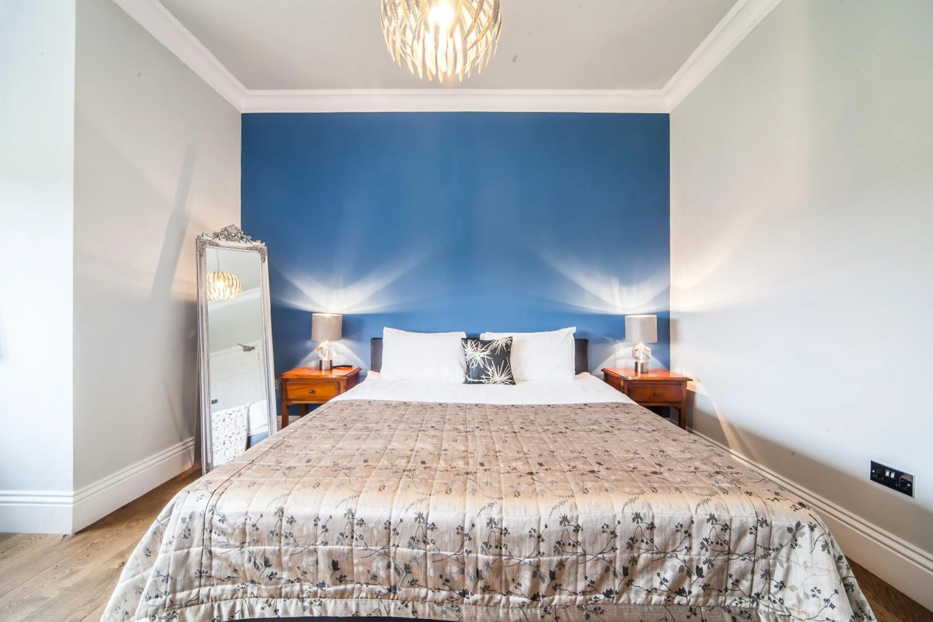 Bedroom, Bed in The Manor at Bickley