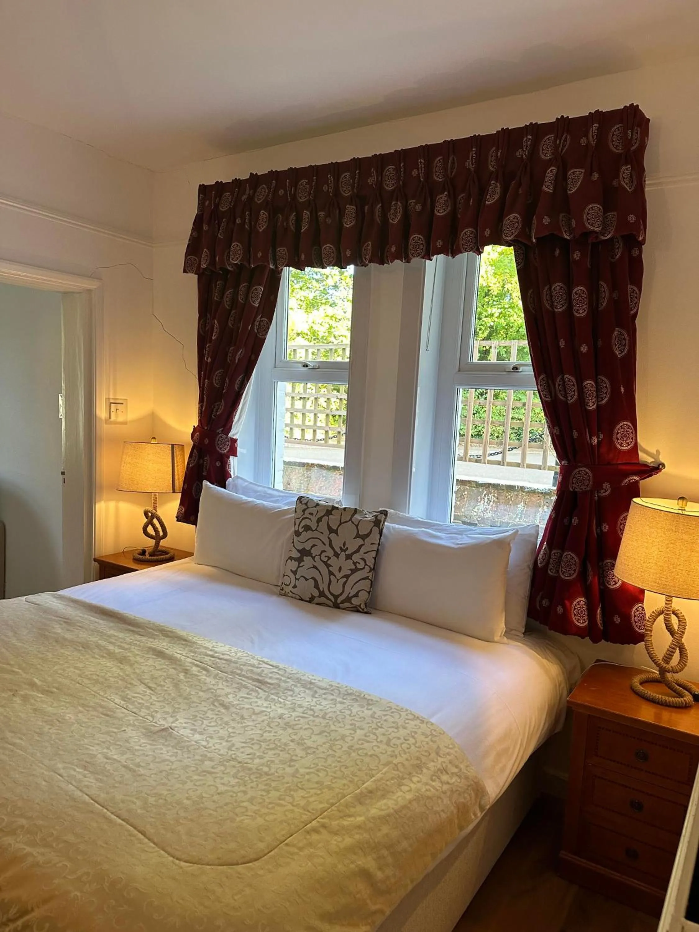 Bedroom, Bed in The Manor at Bickley