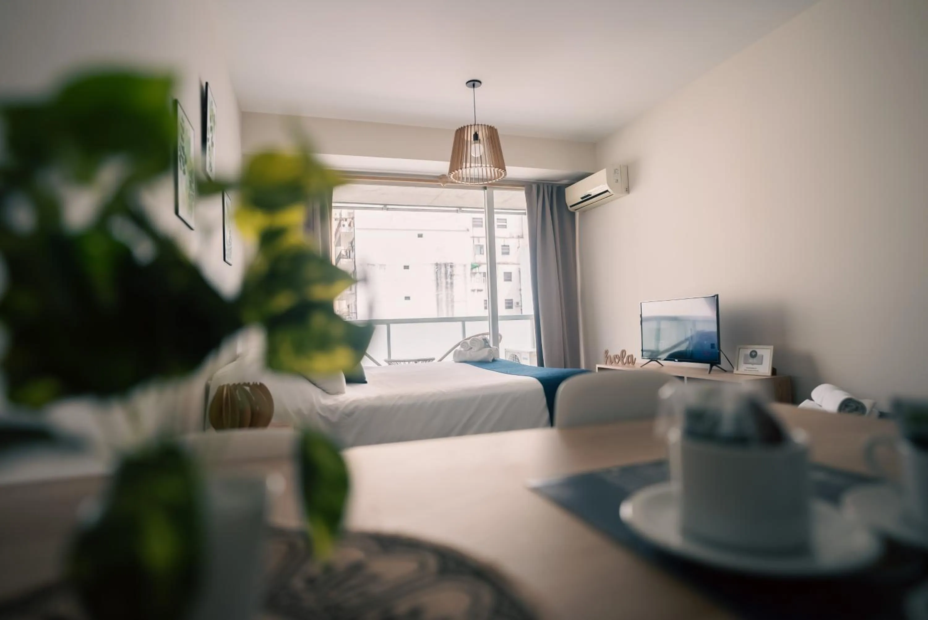 Photo of the whole room, Bed in Sucre Suites