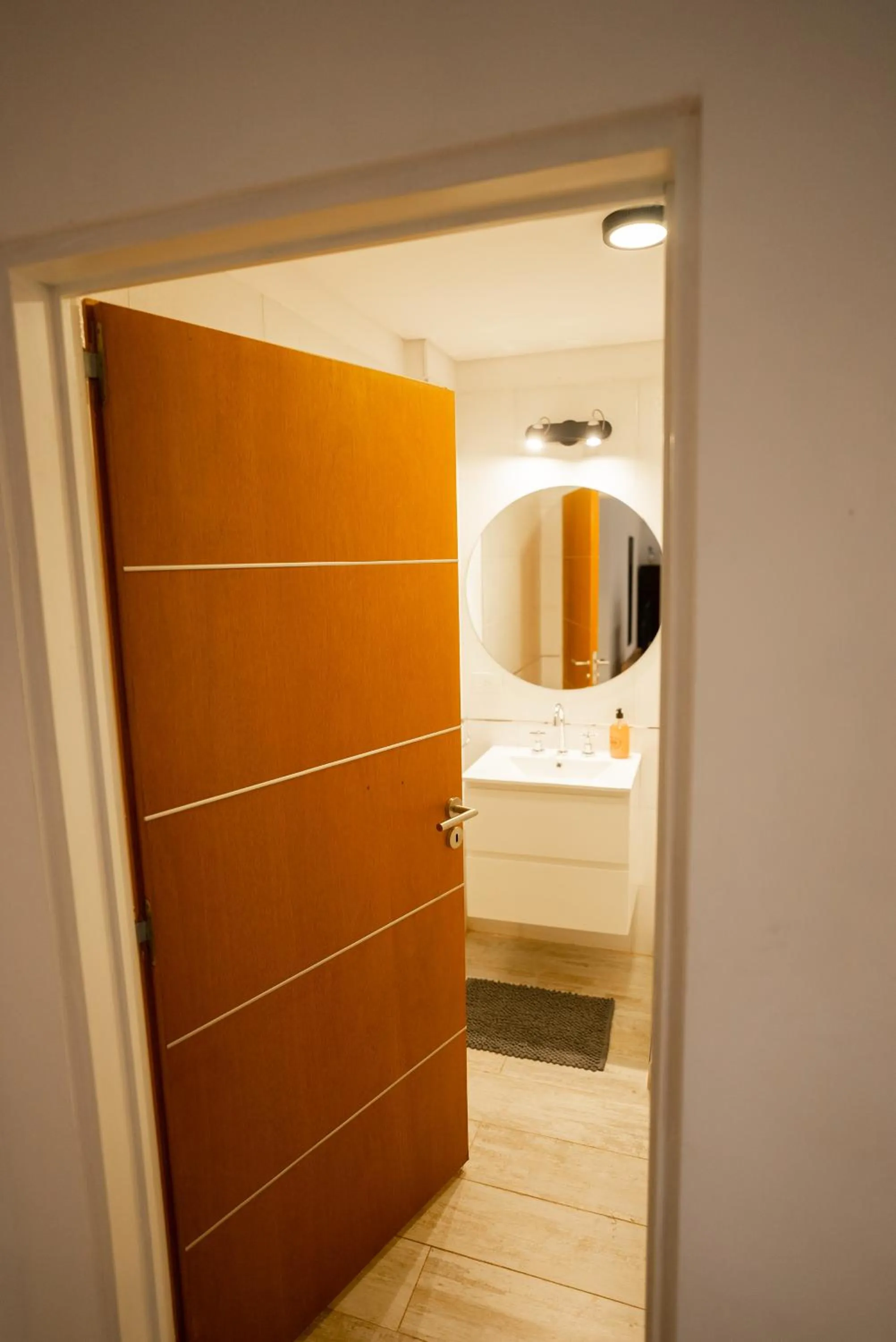 Bathroom, Bed in Sucre Suites