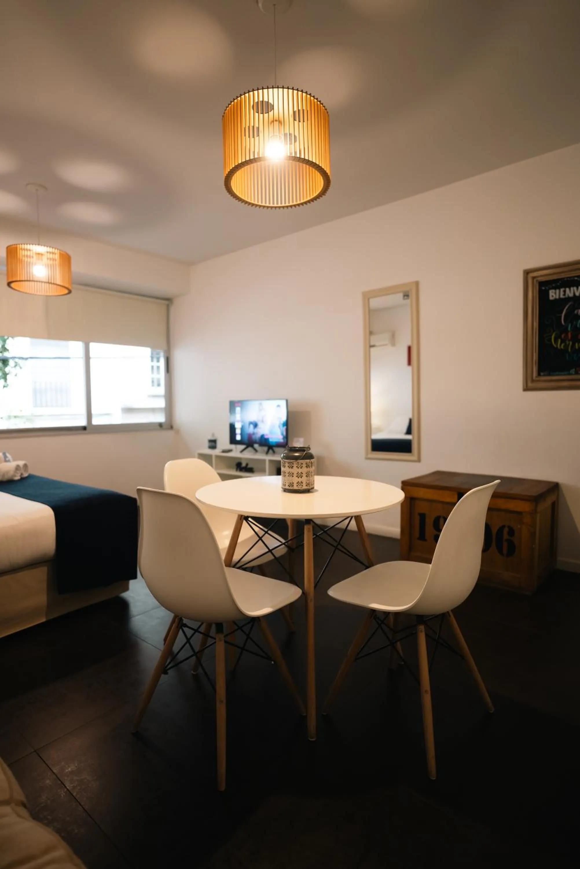 Dining area, Bed in Sucre Suites