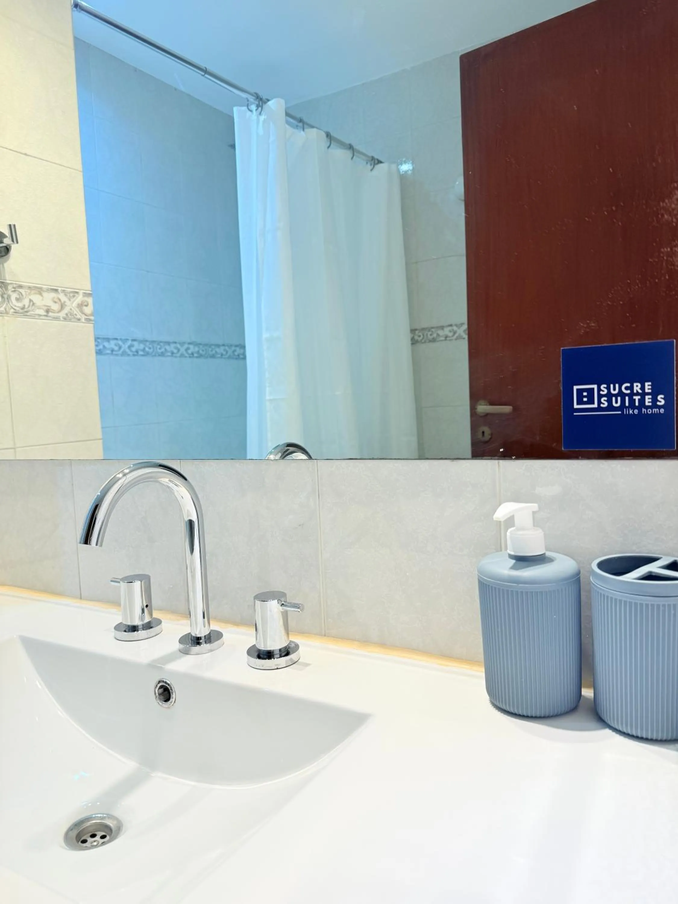 Bathroom in Sucre Suites